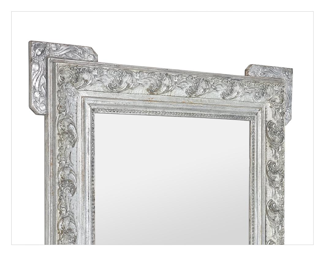 Début du 20ème siècle Antique Miroir mural en bois d'argent de style Art Nouveau français, circa 1900 en vente