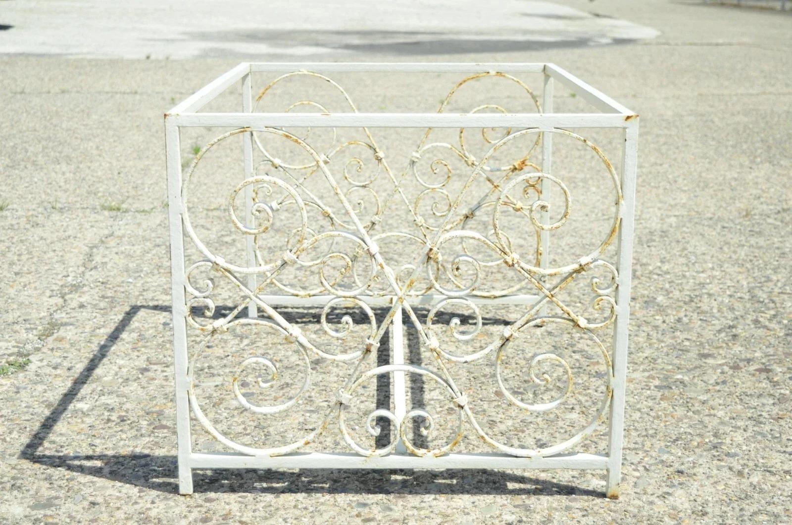 20th Century Antique French Art Nouveau Wrought Iron Scrollwork Coffee Table Base, No Top For Sale