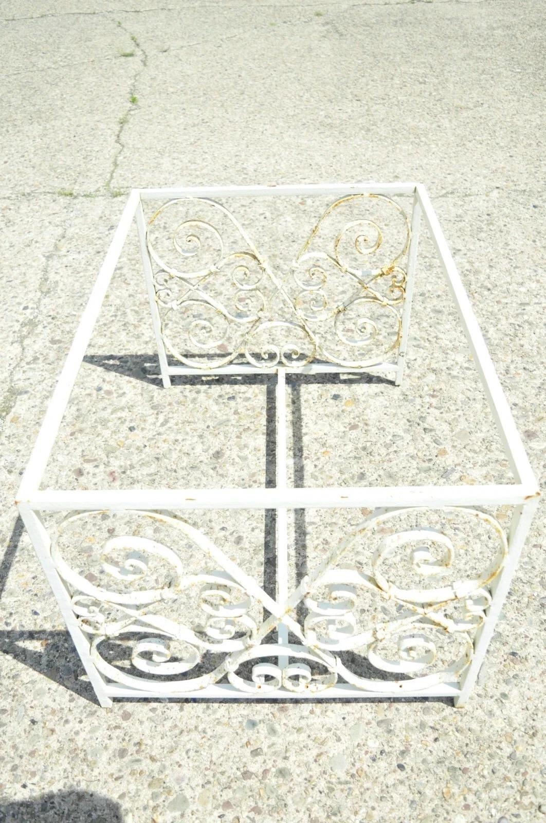 Antique French Art Nouveau Wrought Iron Scrollwork Coffee Table Base, No Top For Sale 1