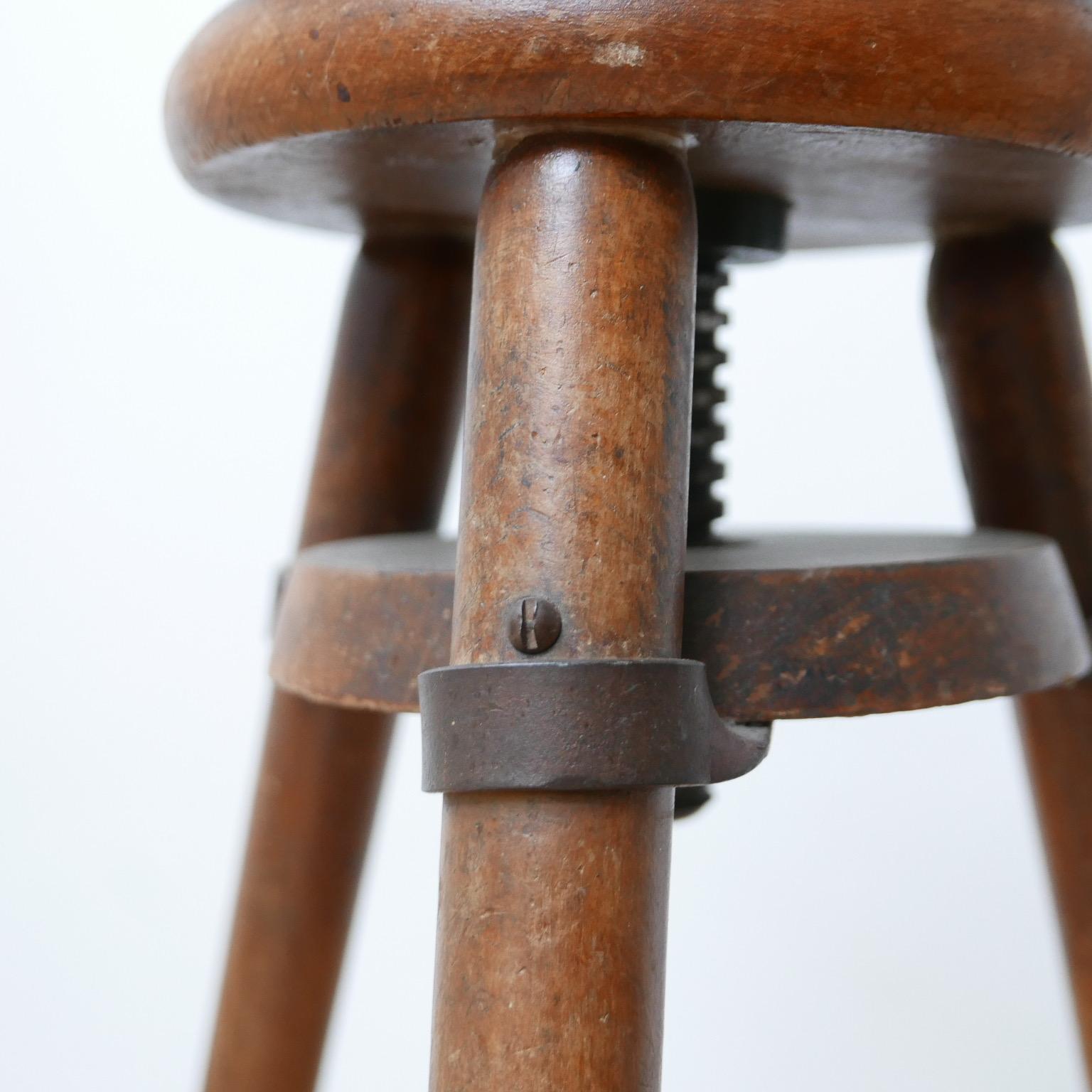 Antique French Artist Wooden Adjustable Stool In Good Condition In London, GB