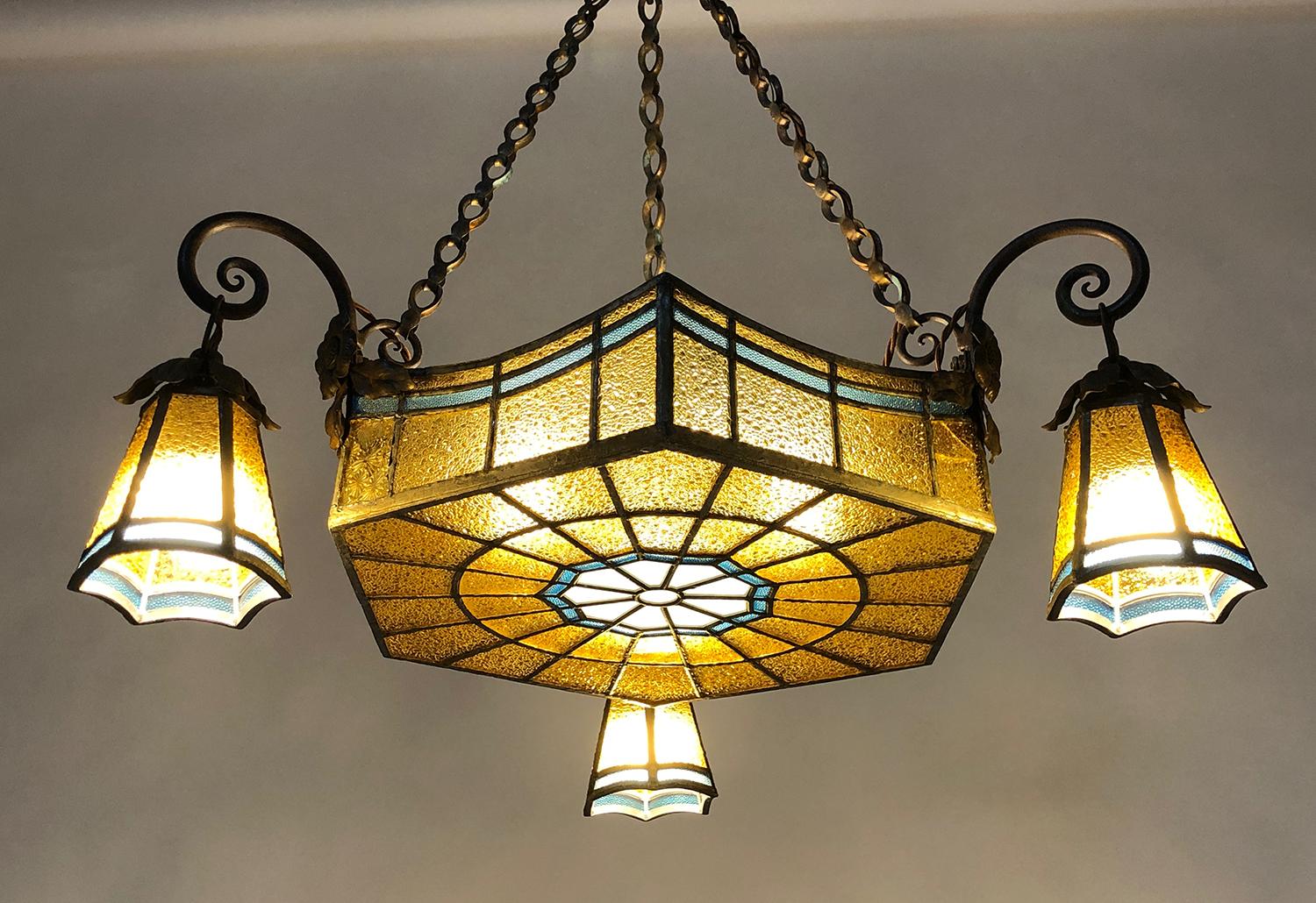 Antique French Arts & Crafts Leaded Stained Glass Hall Pendant Light Chandelier In Good Condition In Sherborne, Dorset