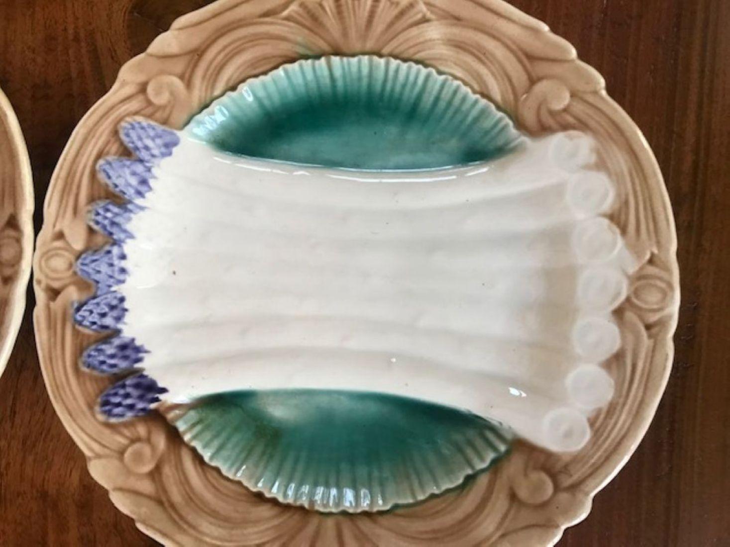 Antiguo plato de espárragos francés de Orchies, años 20 Pintado a mano en venta