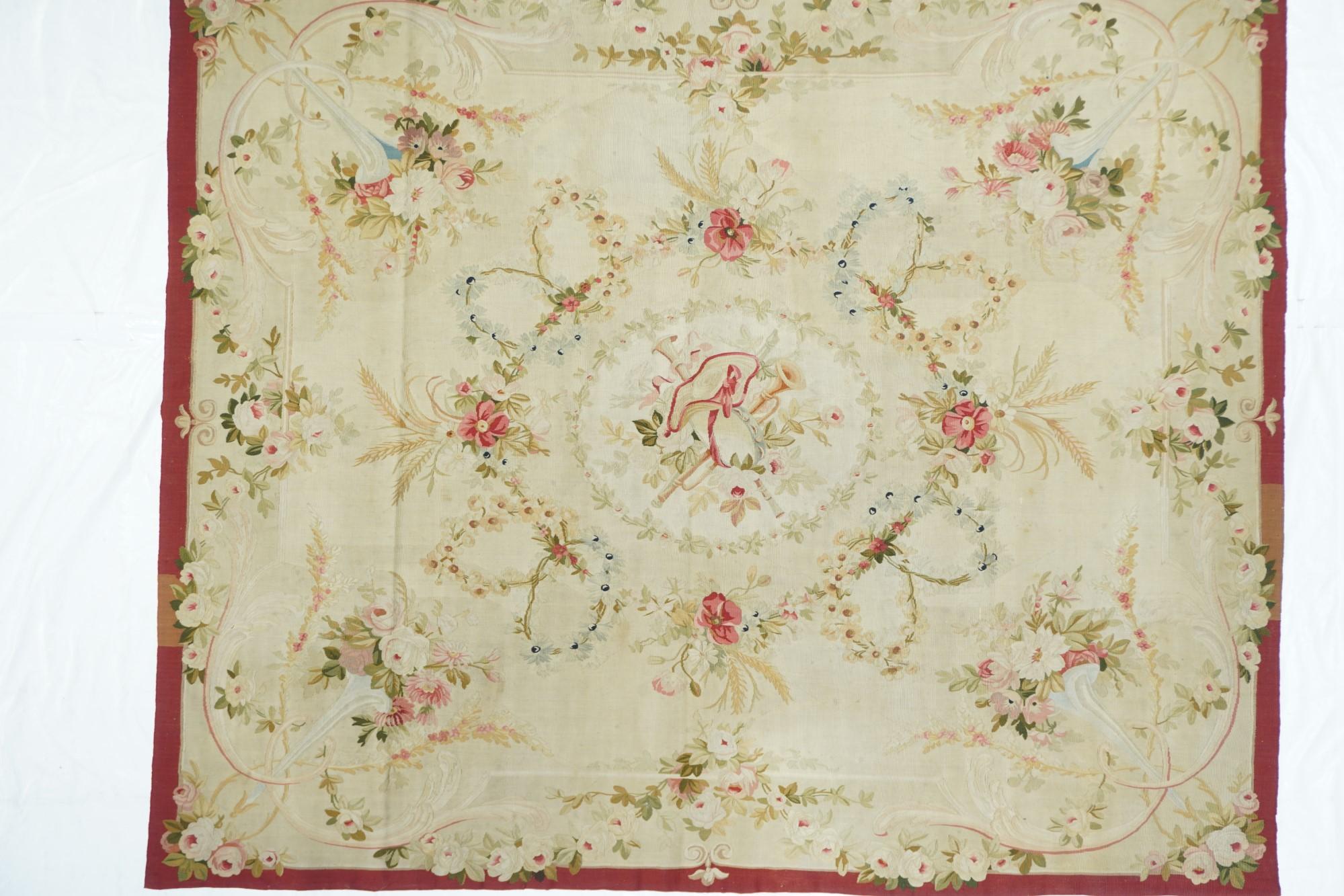 Antique French Aubusson-Beauvais Rug In Excellent Condition For Sale In New York, NY