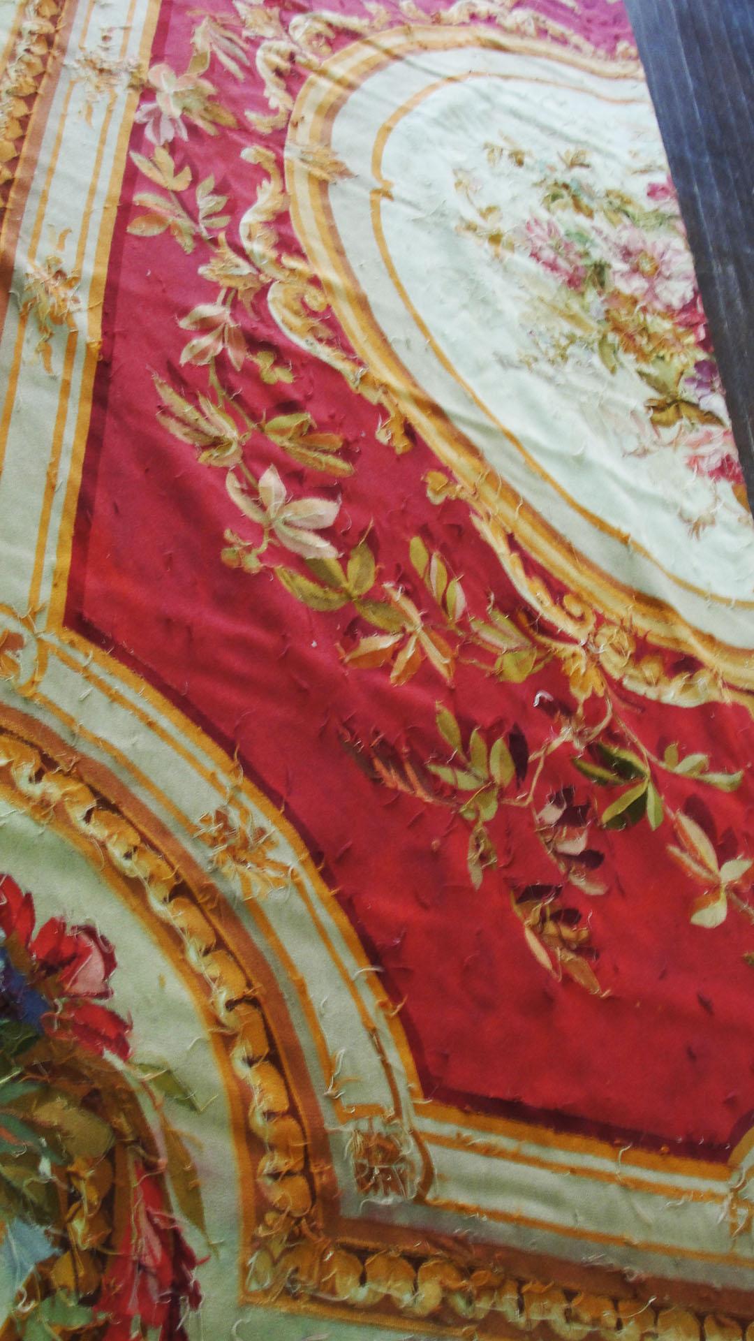 Antiker französischer Aubusson-Teppich, einer der schönsten Wandteppiche, 19. Jahrhundert in ausgezeichnetem Zustand.
Erworben aus dem Nachlass der Sammlung von Richard und Diane Fisher und angeblich aus dem Nachlass von Jenny Lind.
Jenny Lind