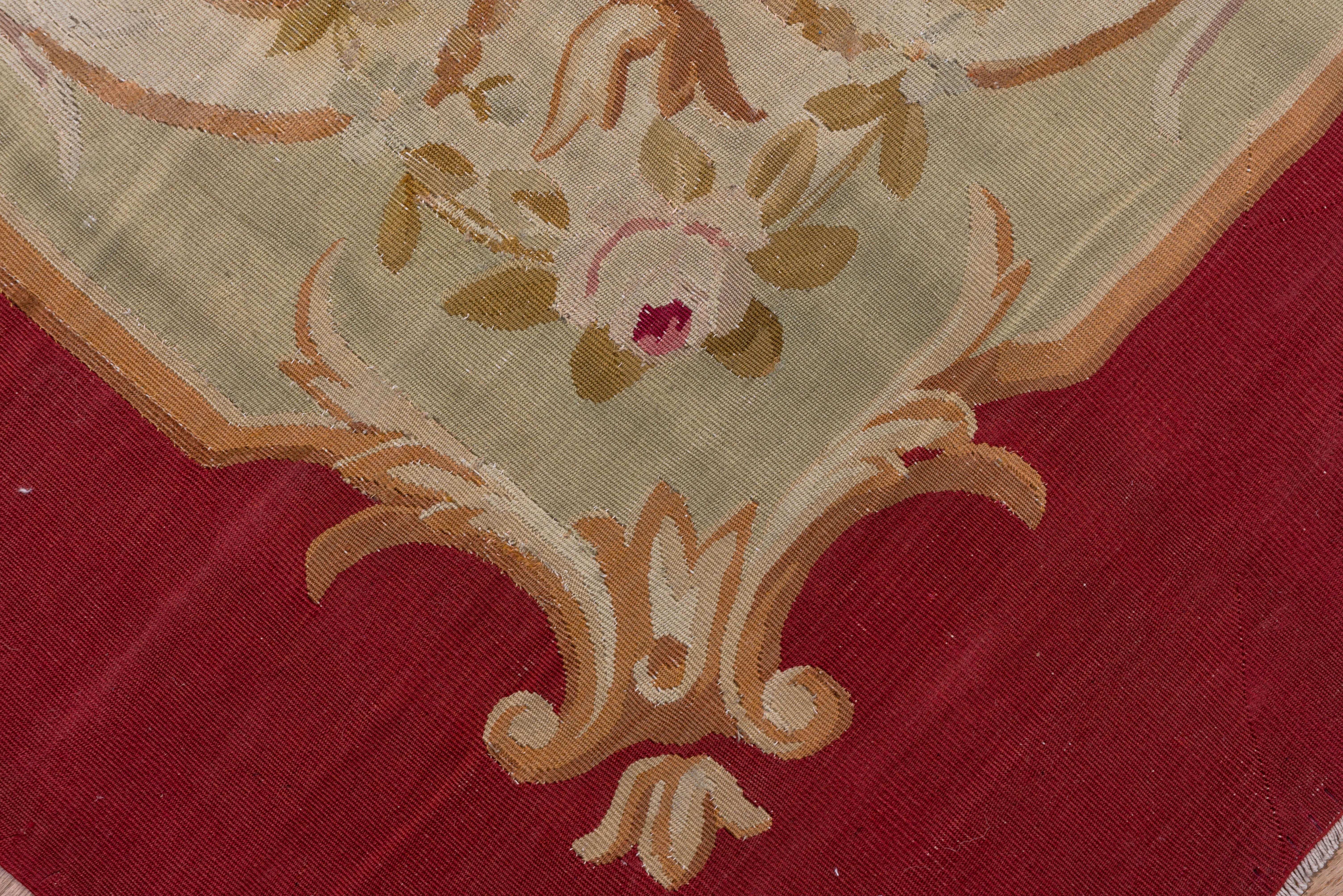 Alfombra Aubusson Antique French, Campo Marfil, Bordes Rojos en venta 5