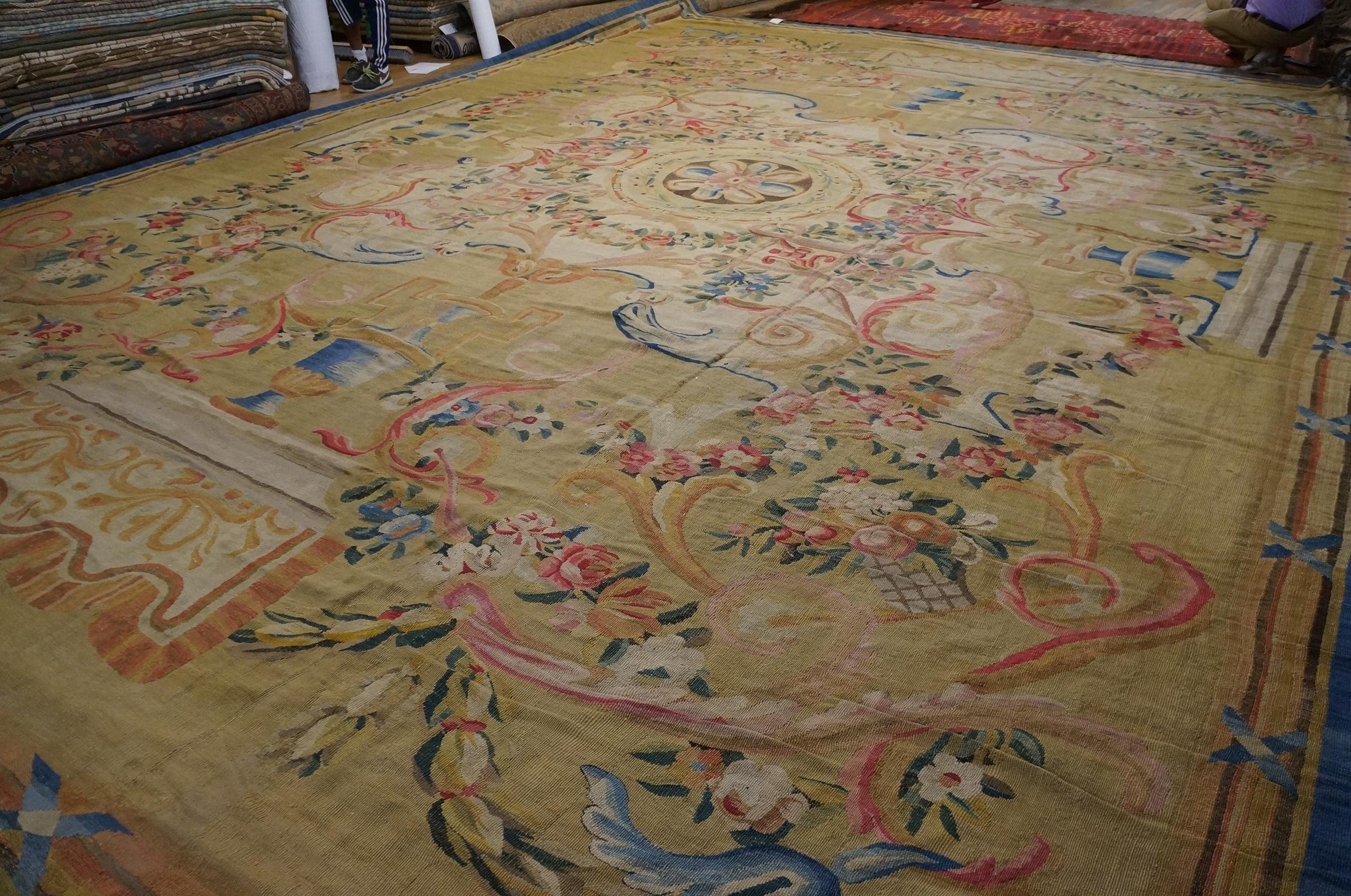Wool 18th Century French Aubusson Louis XVI Period Carpet ( 15'3