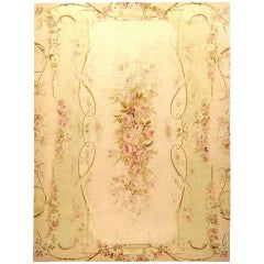 Tapis décoratif français ancien d'Aubusson à tissage plat, taille de pièce et motifs floraux