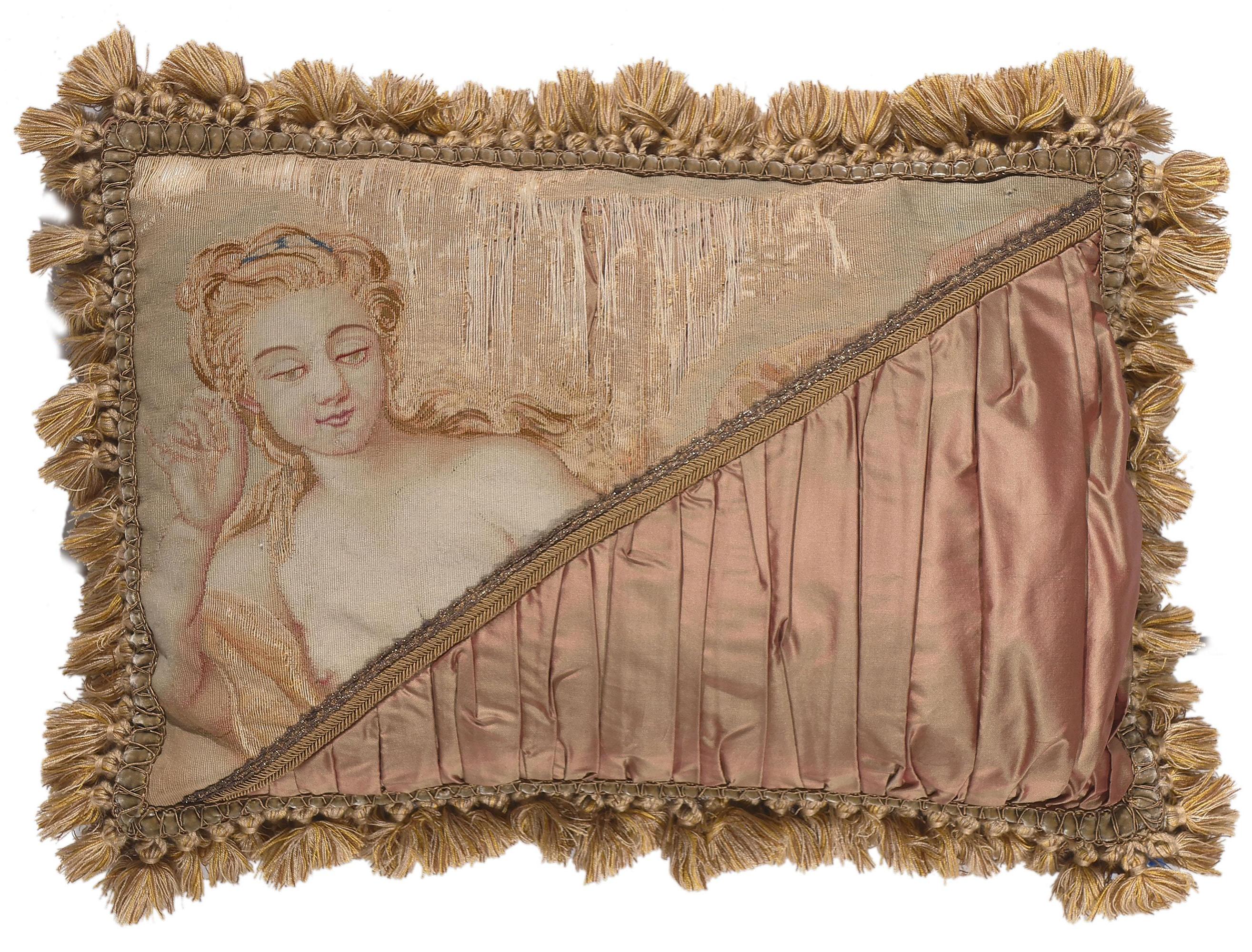 Antique French Aubusson Pillow with Baroque Style, Tête de Femme Aphrodite For Sale 6