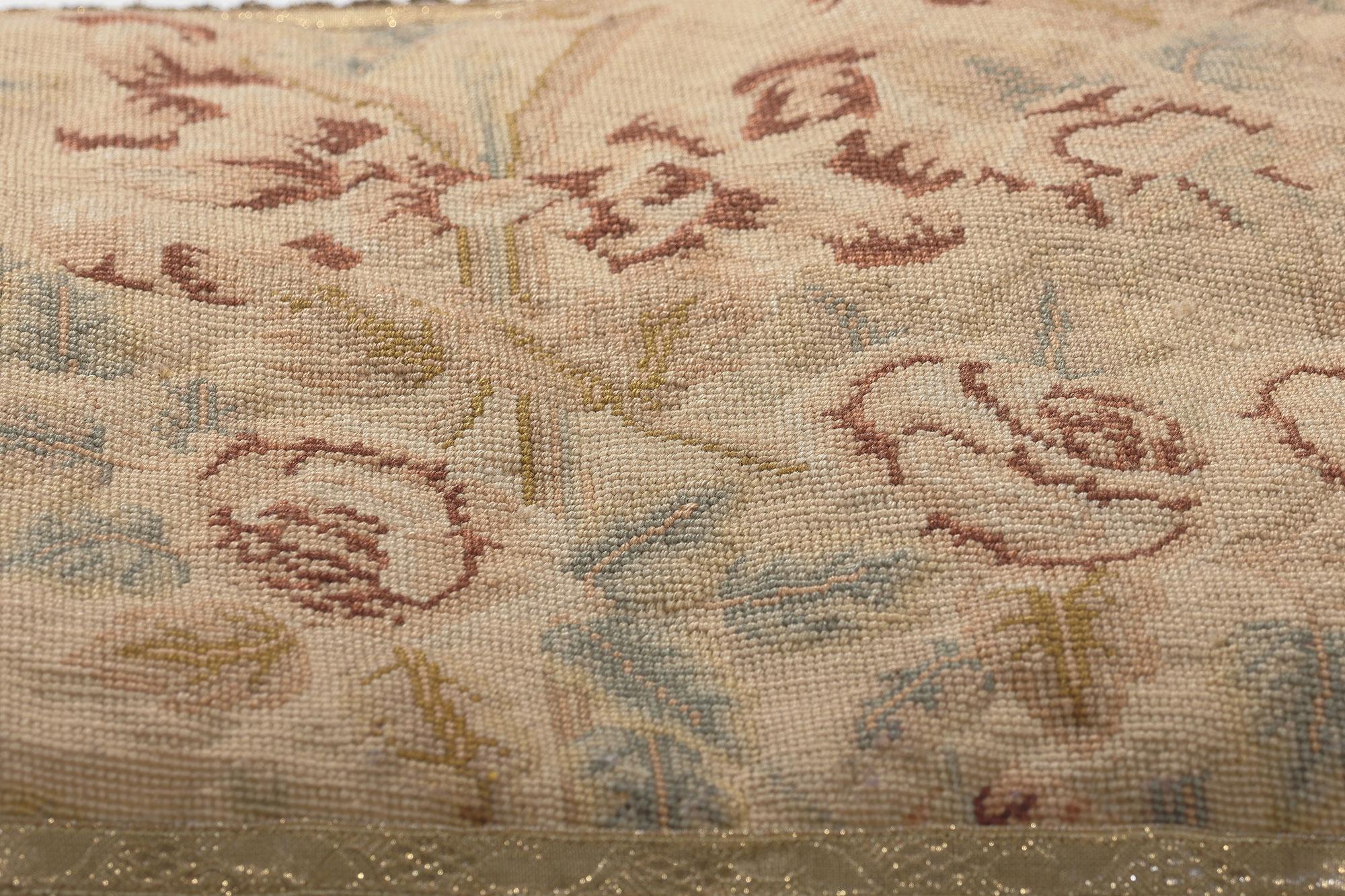 Antikes französisches Aubusson-Kissen mit Nadelspitze-Wandteppich (Französisch) im Angebot