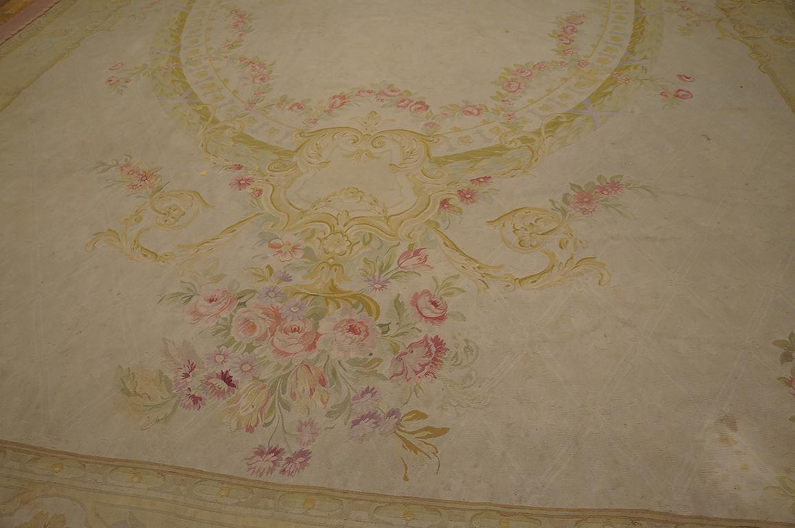 Early 20th Century French Aubusson Carpet ( 13' 6'' x 22' 6'' - 412 x 686 cm) For Sale 2
