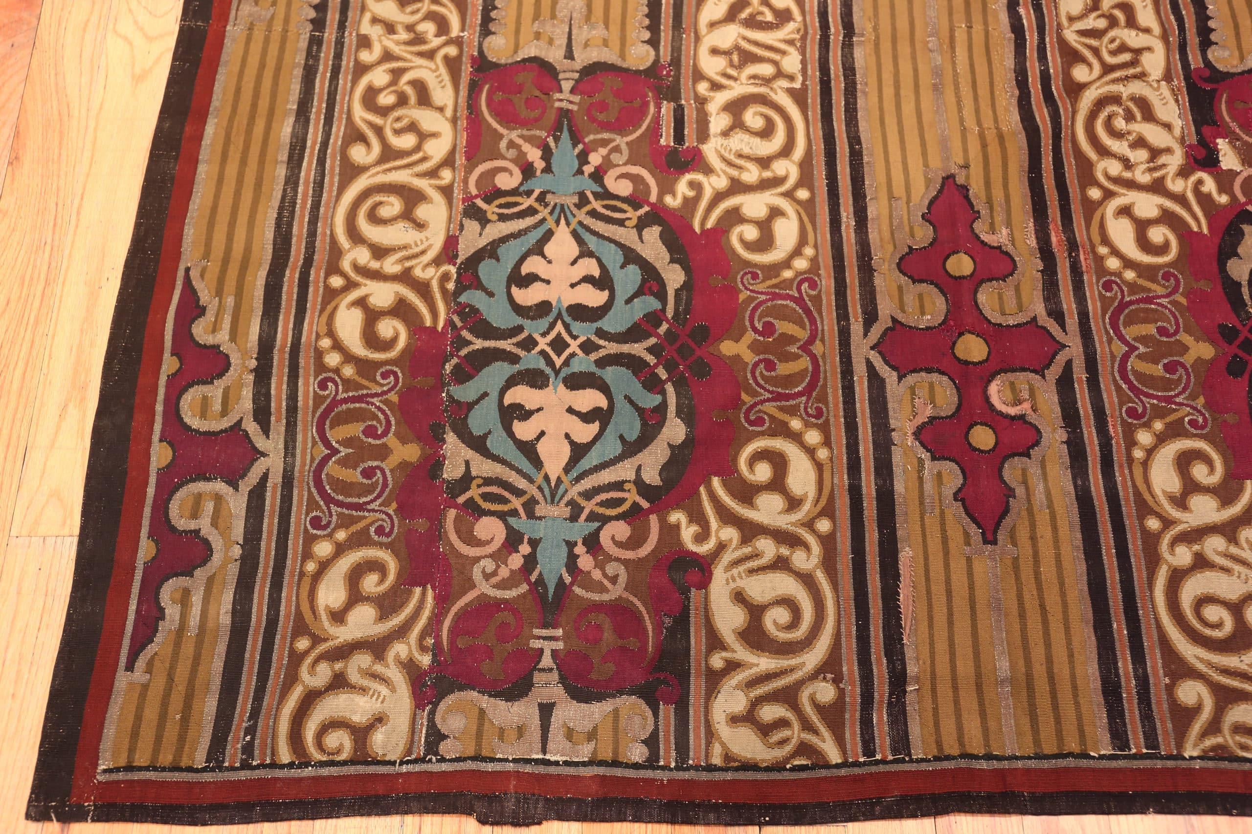 Antique French Aubusson Rug. 6 ft 4 in x 8 ft 3 in In Good Condition For Sale In New York, NY