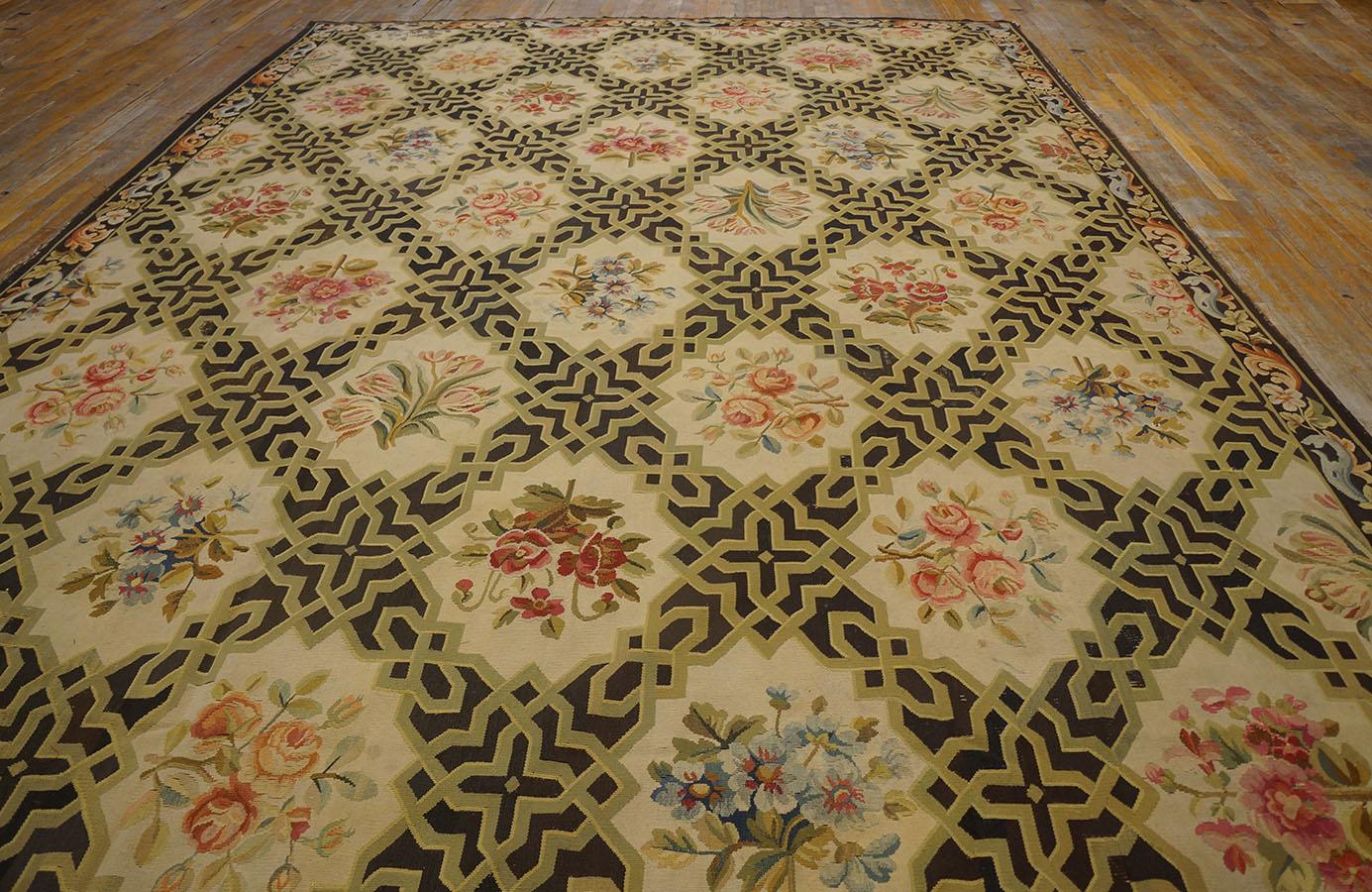 Early 20th Century French Aubusson Carpet ( 9' 8'' x 15' 3'' - 295 x 465 cm ) For Sale 7