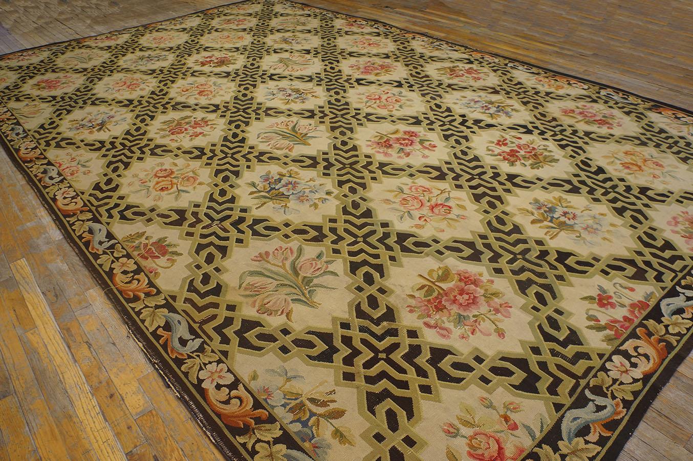Hand-Woven Early 20th Century French Aubusson Carpet ( 9' 8'' x 15' 3'' - 295 x 465 cm ) For Sale