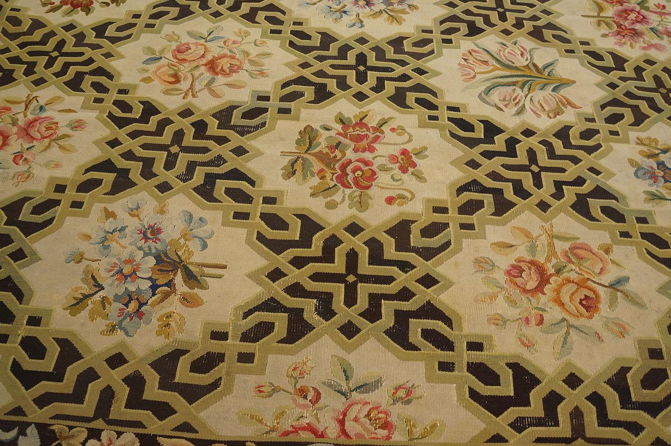 Early 20th Century French Aubusson Carpet ( 9' 8'' x 15' 3'' - 295 x 465 cm ) For Sale 2