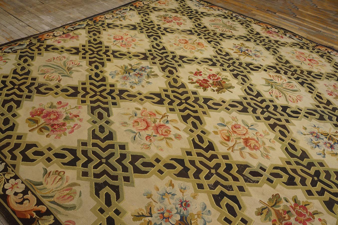 Early 20th Century French Aubusson Carpet ( 9' 8'' x 15' 3'' - 295 x 465 cm ) For Sale 3