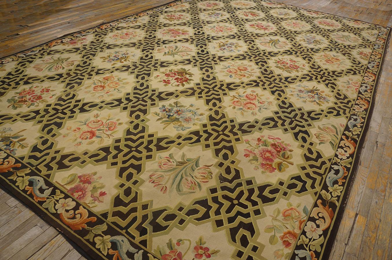 Early 20th Century French Aubusson Carpet ( 9' 8'' x 15' 3'' - 295 x 465 cm ) For Sale 5