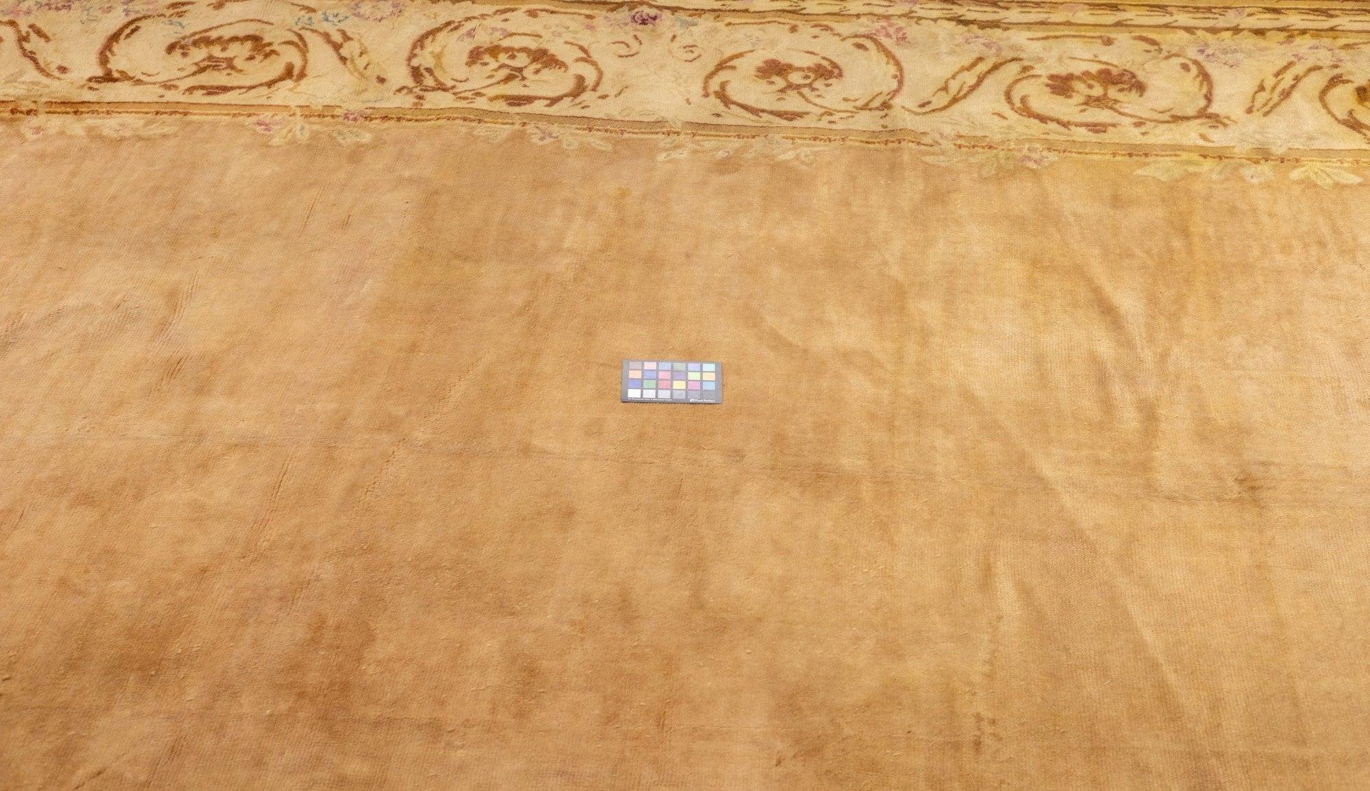 Ancien tapis d'Aubusson français 9'10'' x 15'2'' en vente 1
