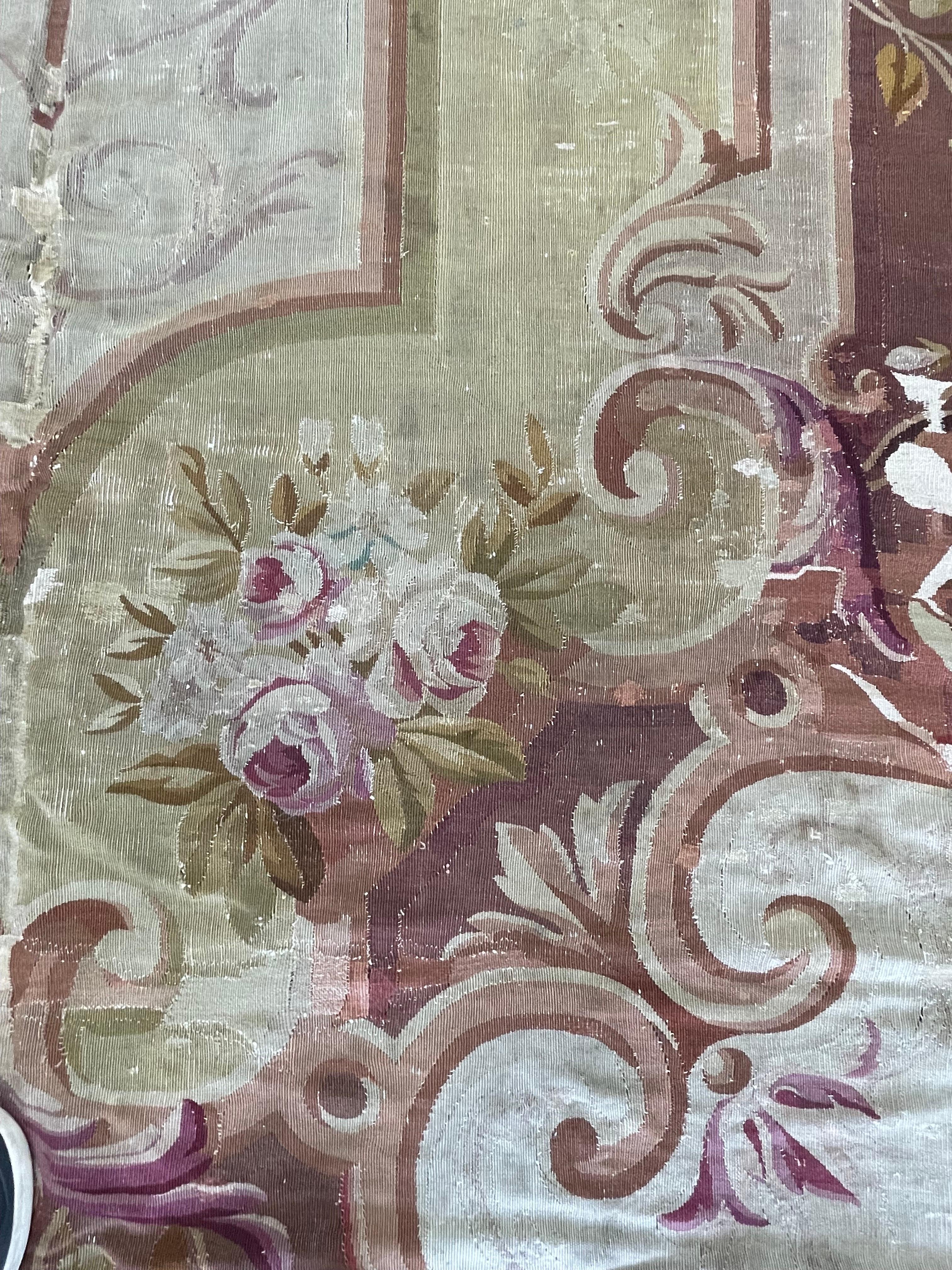 Tapis français ancien d'Aubusson datant d'environ 1880 en vente 2