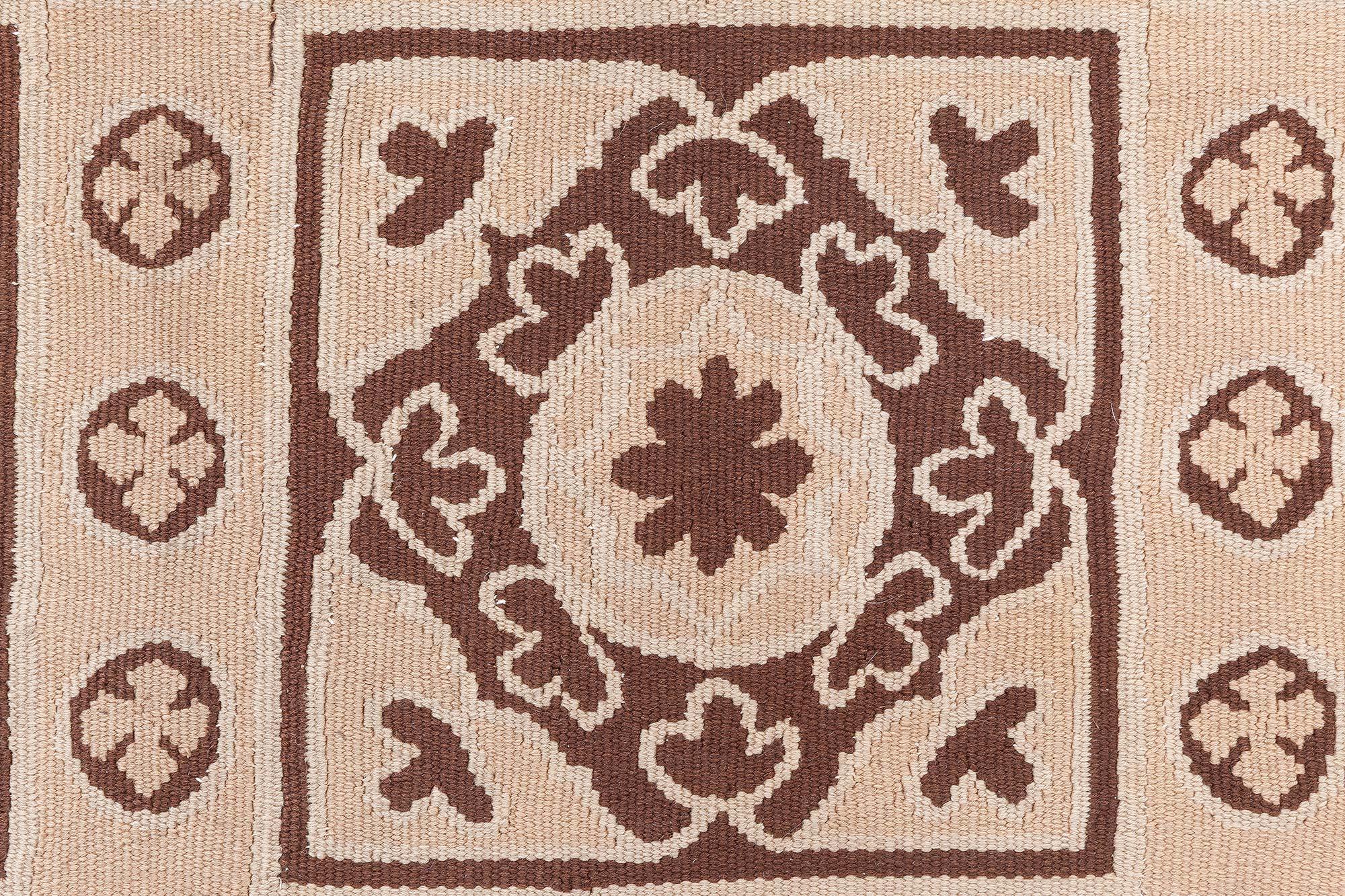 Tissé à la main Tapis d'Aubusson français ancien Doris Leslie Blau en vente