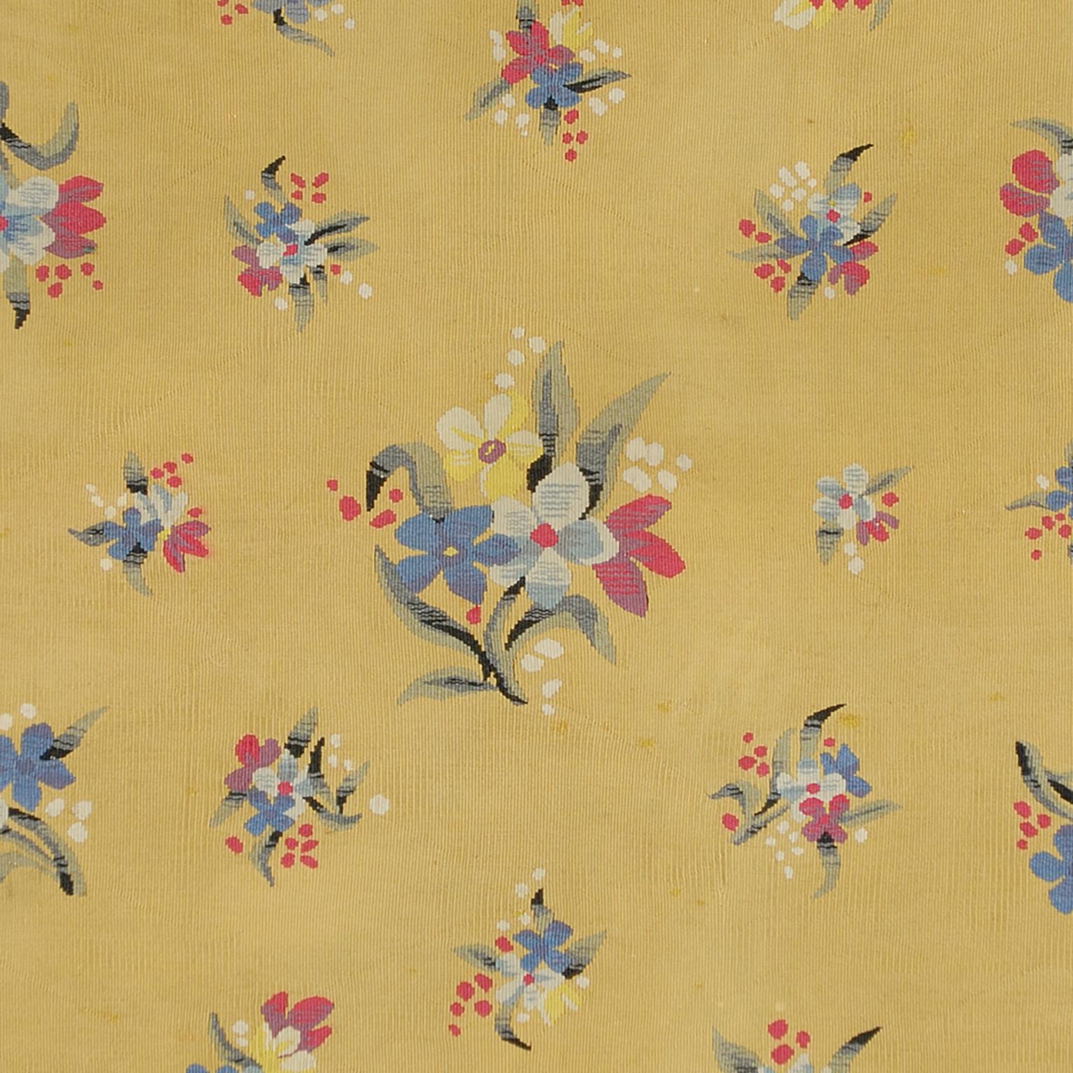 Français Tapis français ancien d'Aubusson en vente