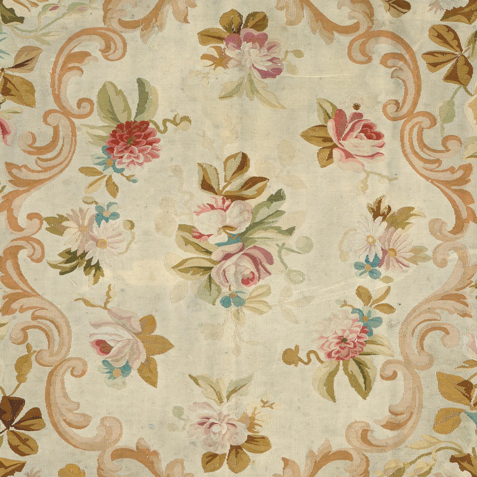 Français Tapis d'Aubusson français ancien en vente