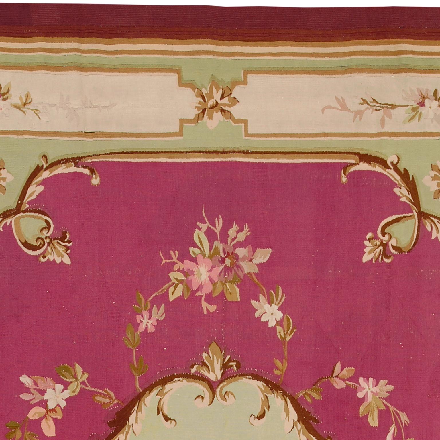 Antique French Aubusson Rug In Good Condition For Sale In New York, NY