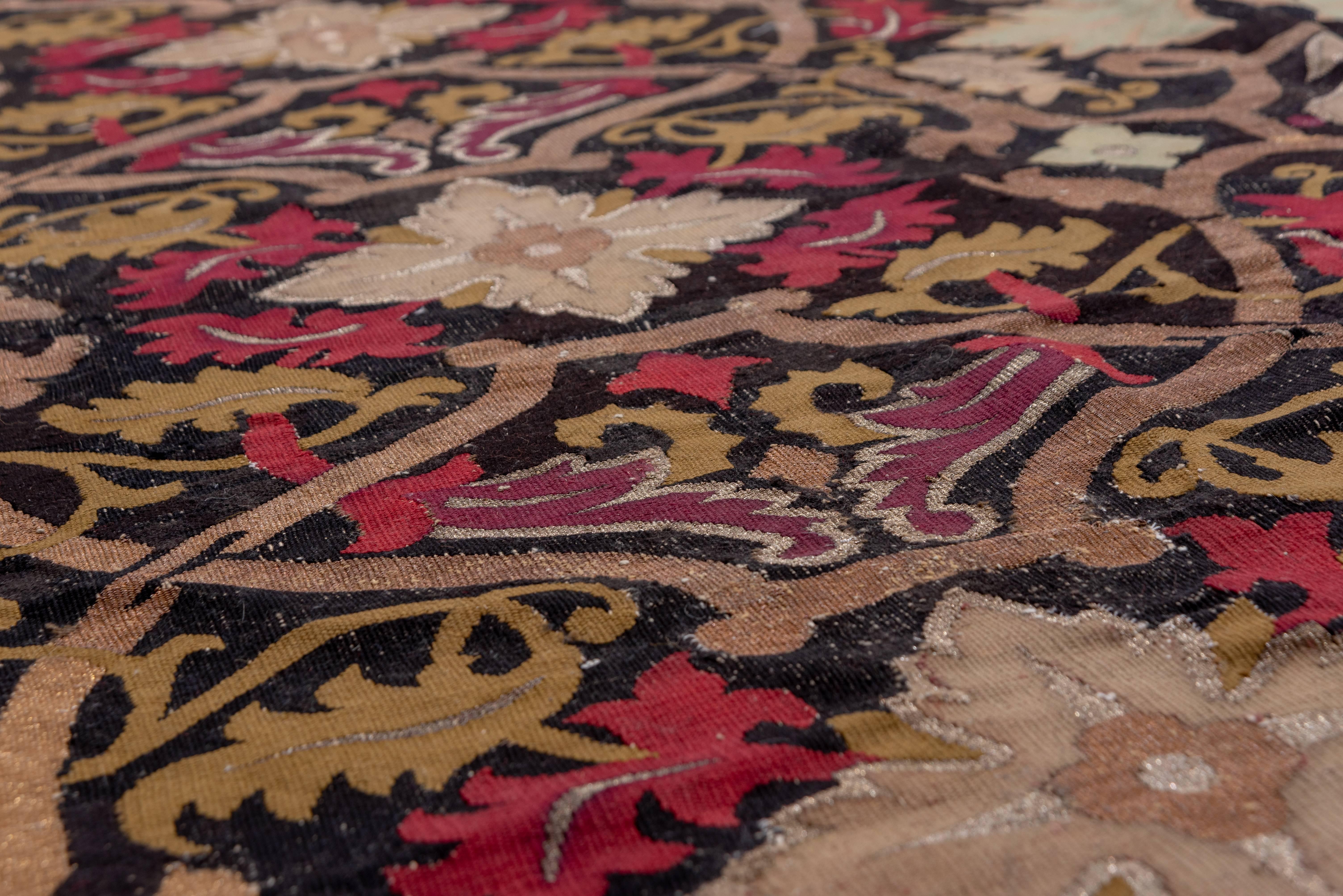 Tapis français ancien d'Aubusson en vente 1