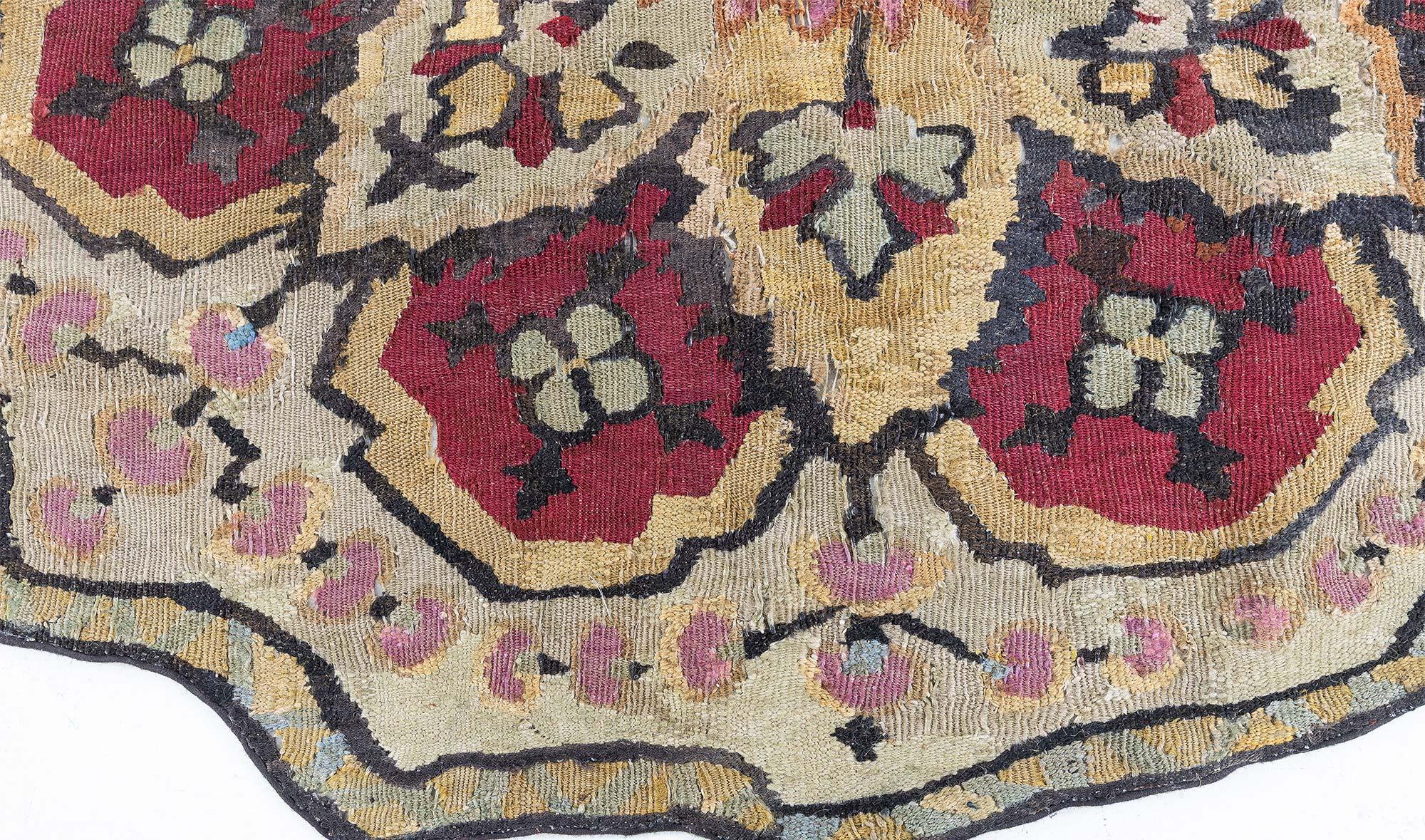 Laine Fragment de tapis d'Aubusson Antique French Doris Leslie Blau en vente