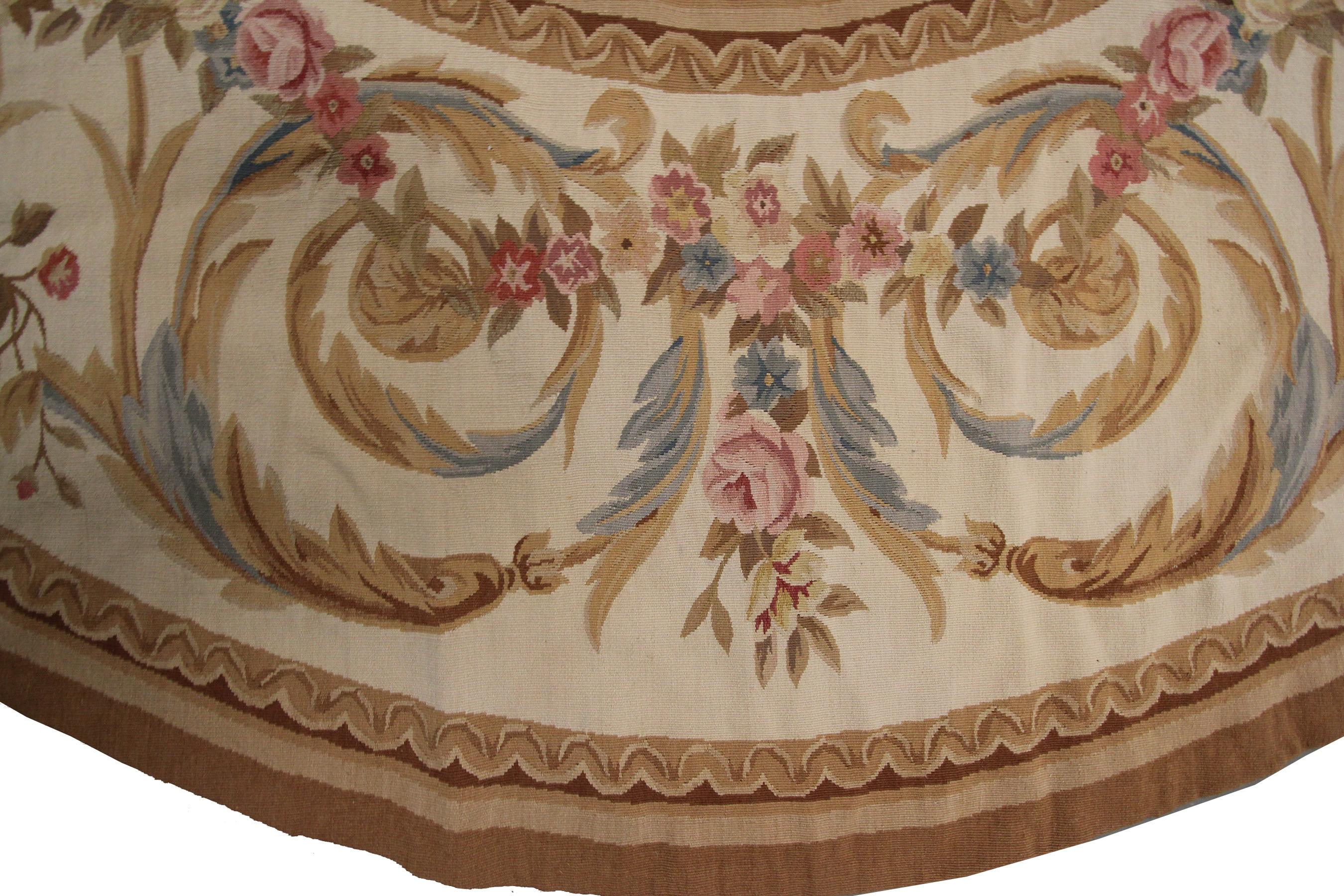 Hand-Knotted Antique French Aubusson Rug Hand Woven Aubusson Rug 8x8 Round Rug 244cm x 244cm For Sale