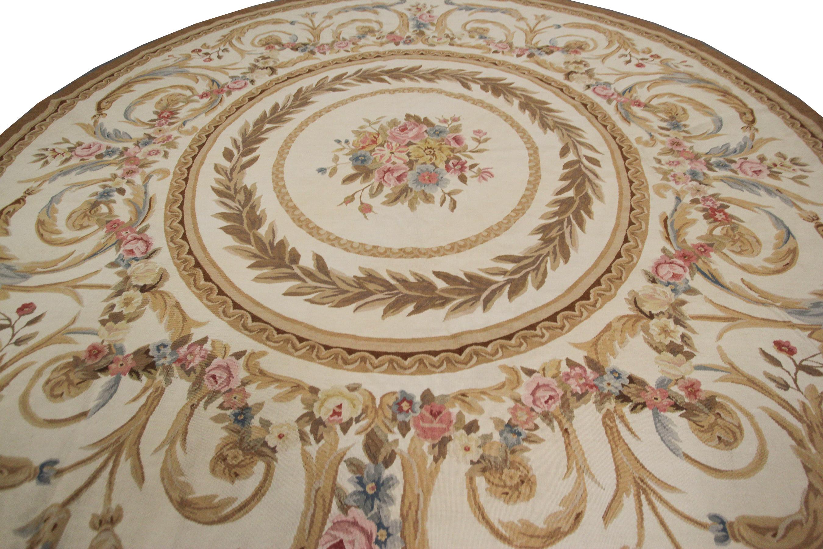 Noué à la main Ancien tapis d'Aubusson français tissé à la main, tapis rond 8x8, 244 cm x 244 cm en vente