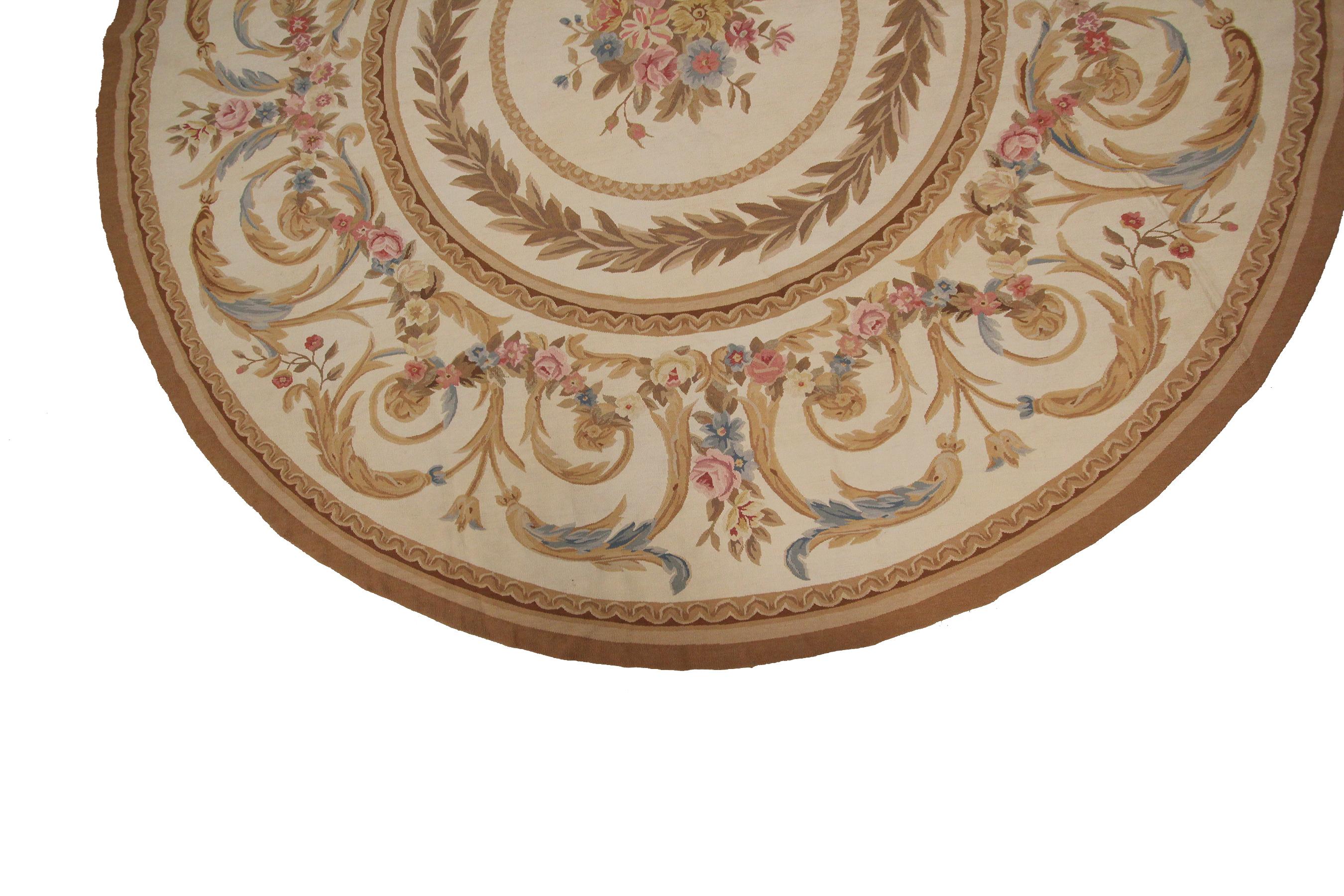 Wool Antique French Aubusson Rug Hand Woven Aubusson Rug 8x8 Round Rug 244cm x 244cm For Sale