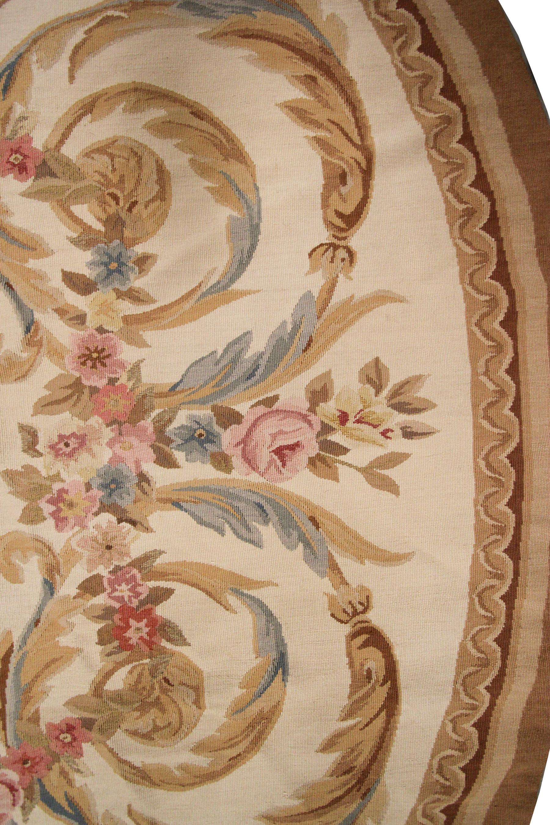 Début du 20ème siècle Ancien tapis d'Aubusson français tissé à la main, tapis rond 8x8, 244 cm x 244 cm en vente