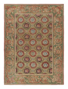 Antique French Aubusson-Teppich in Grün & Gold mit Blumenmedaillons - Rug & Kilim