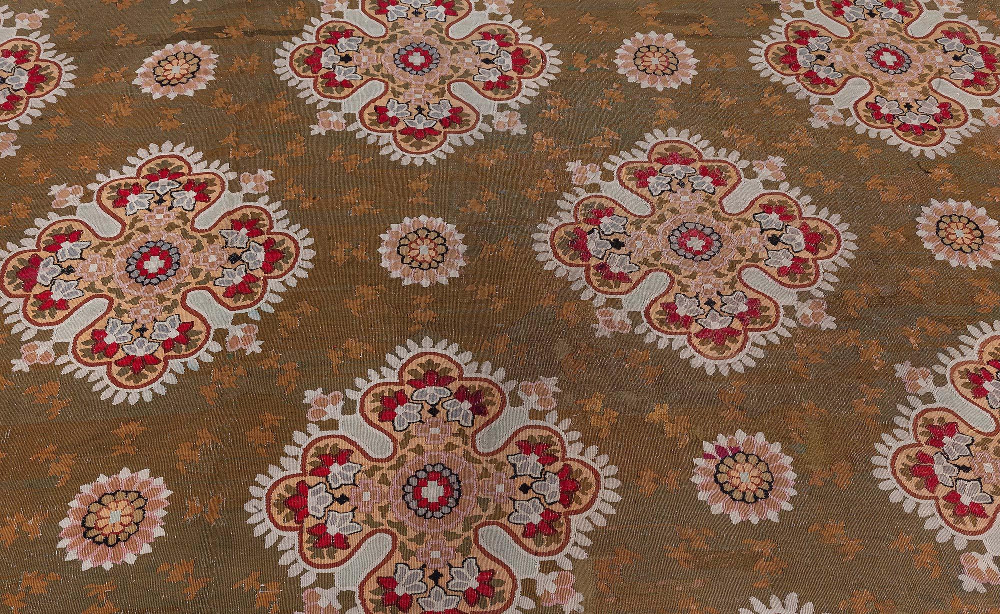 Antique French Aubusson Rug (Size Adjusted) In Good Condition For Sale In New York, NY