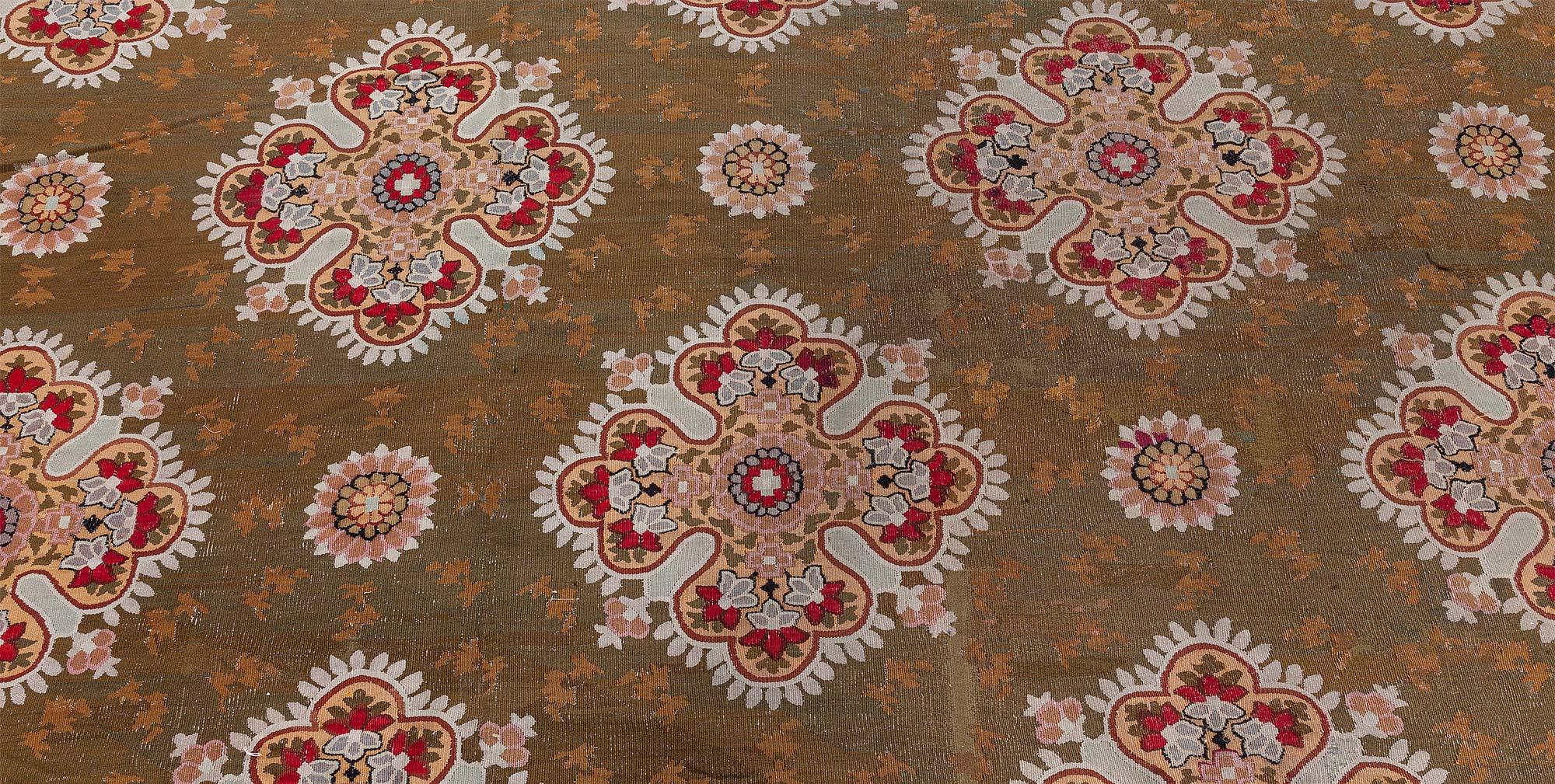 Tapis d'Aubusson français ancien Doris Leslie Blau (taille ajustée) Bon état - En vente à New York, NY