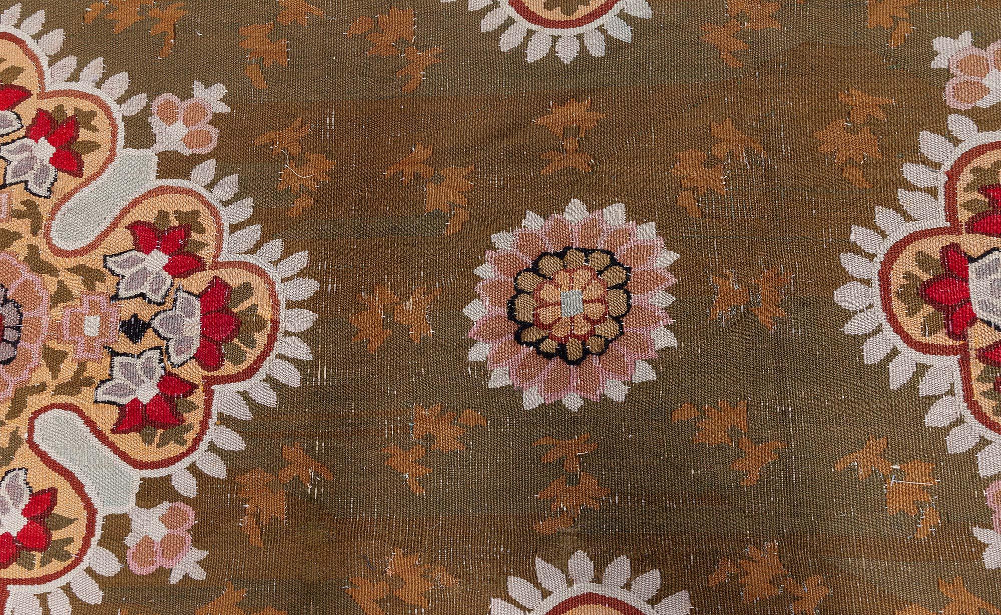 Laine Tapis d'Aubusson français ancien Doris Leslie Blau (taille ajustée) en vente
