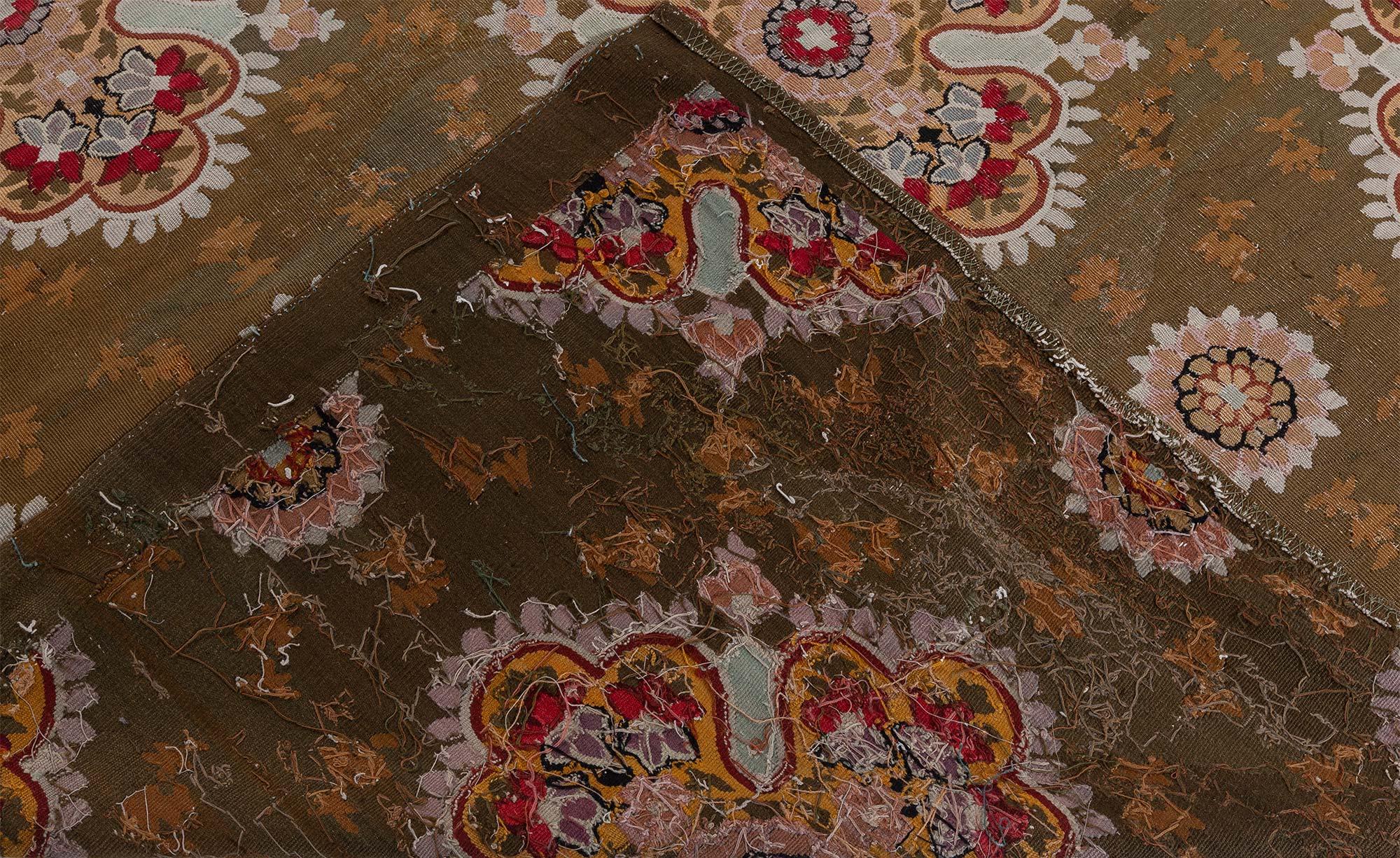 Antiker französischer Aubusson-Teppich (Größe verstellbar) im Angebot 1