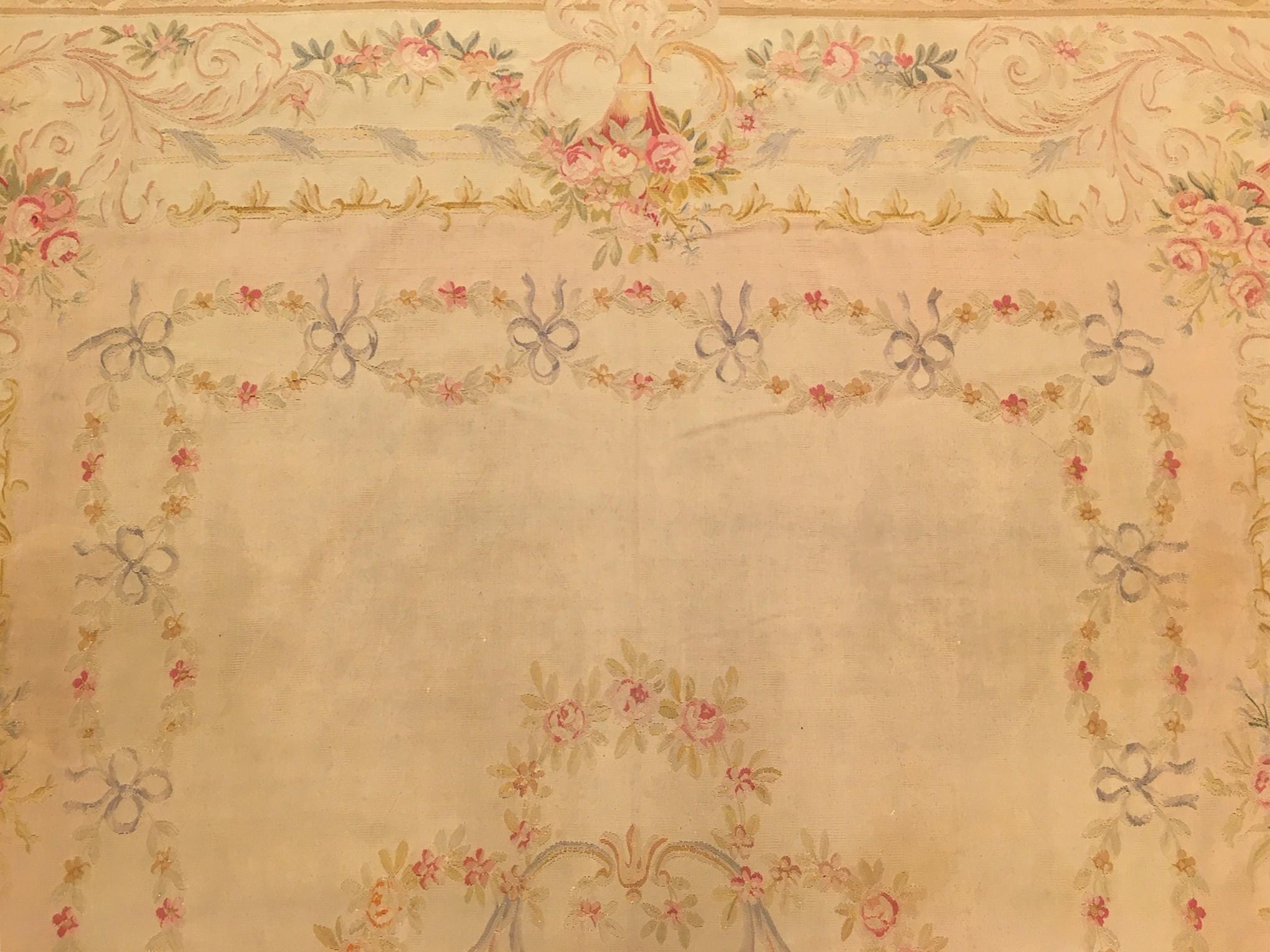 Antique French Aubusson Rug, W/ Central Medallion and Flowers For Sale 1