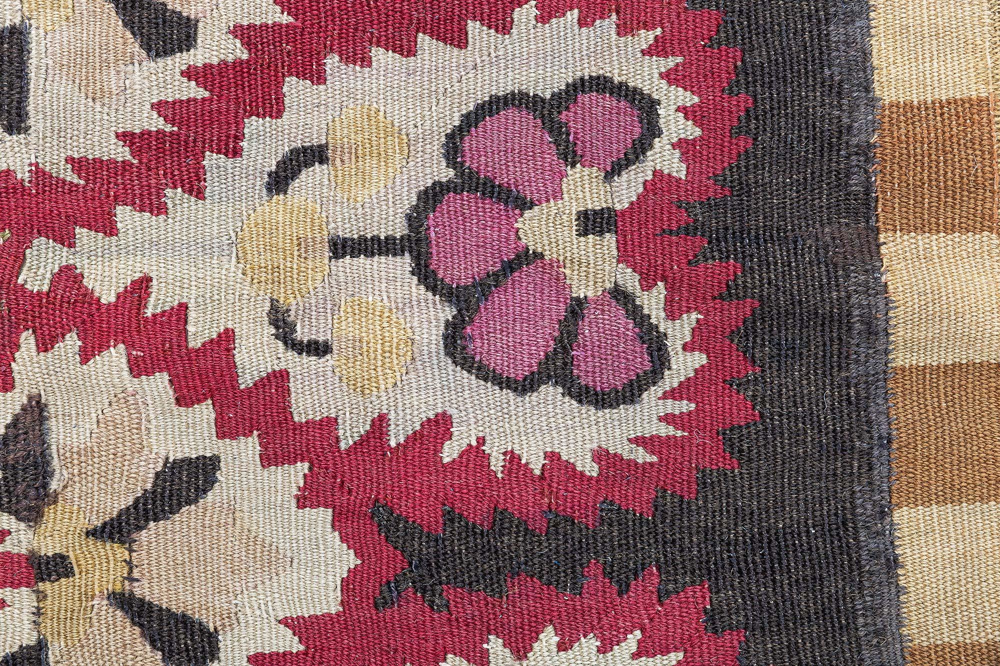 Noué à la main Tapis de course Antique French Aubusson Doris Leslie Blau en vente