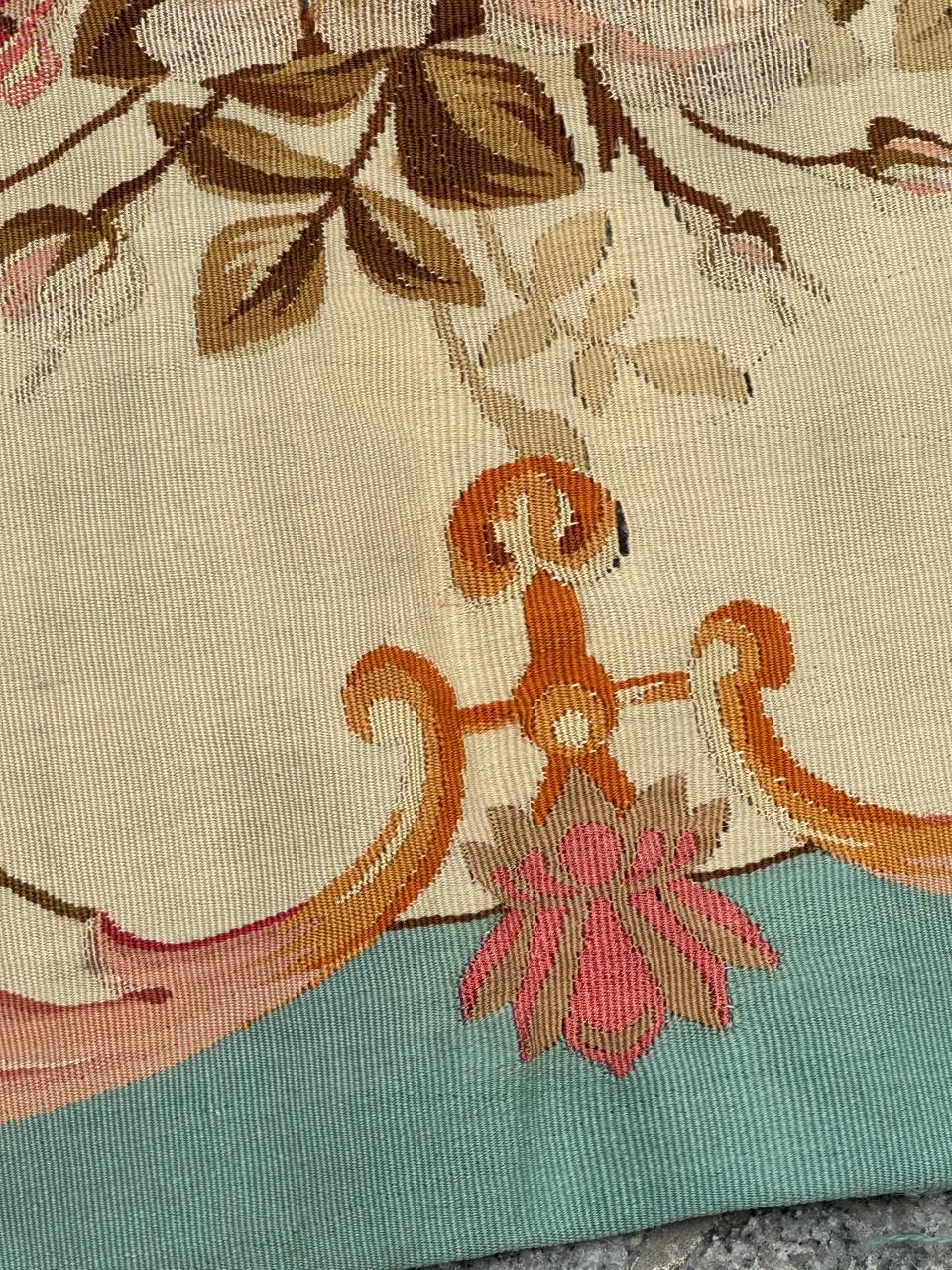 Antiker französischer Aubusson-Wandteppich im Angebot 5