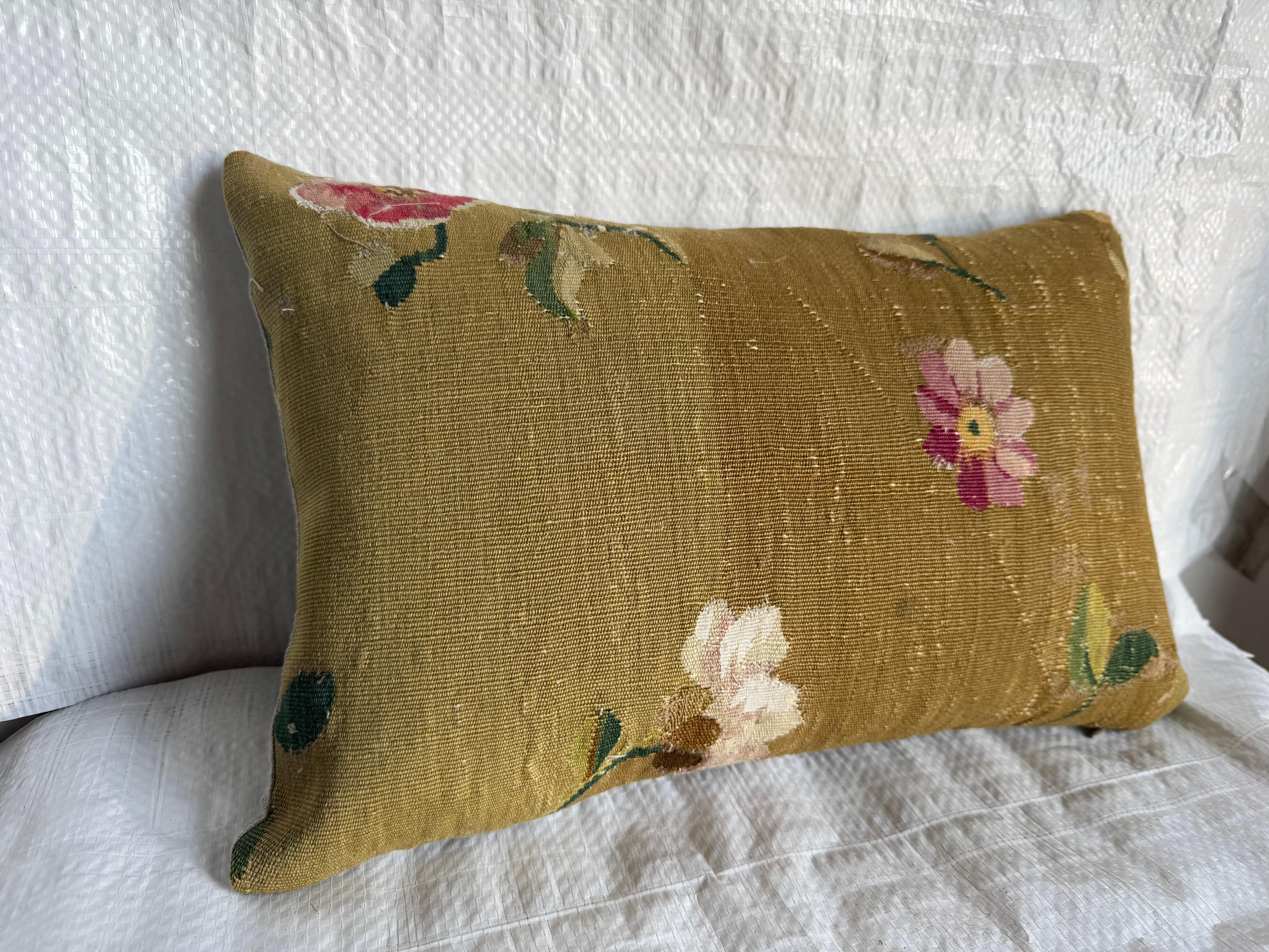 Francese Cuscino francese antico in arazzo Aubusson, circa 1850 in vendita