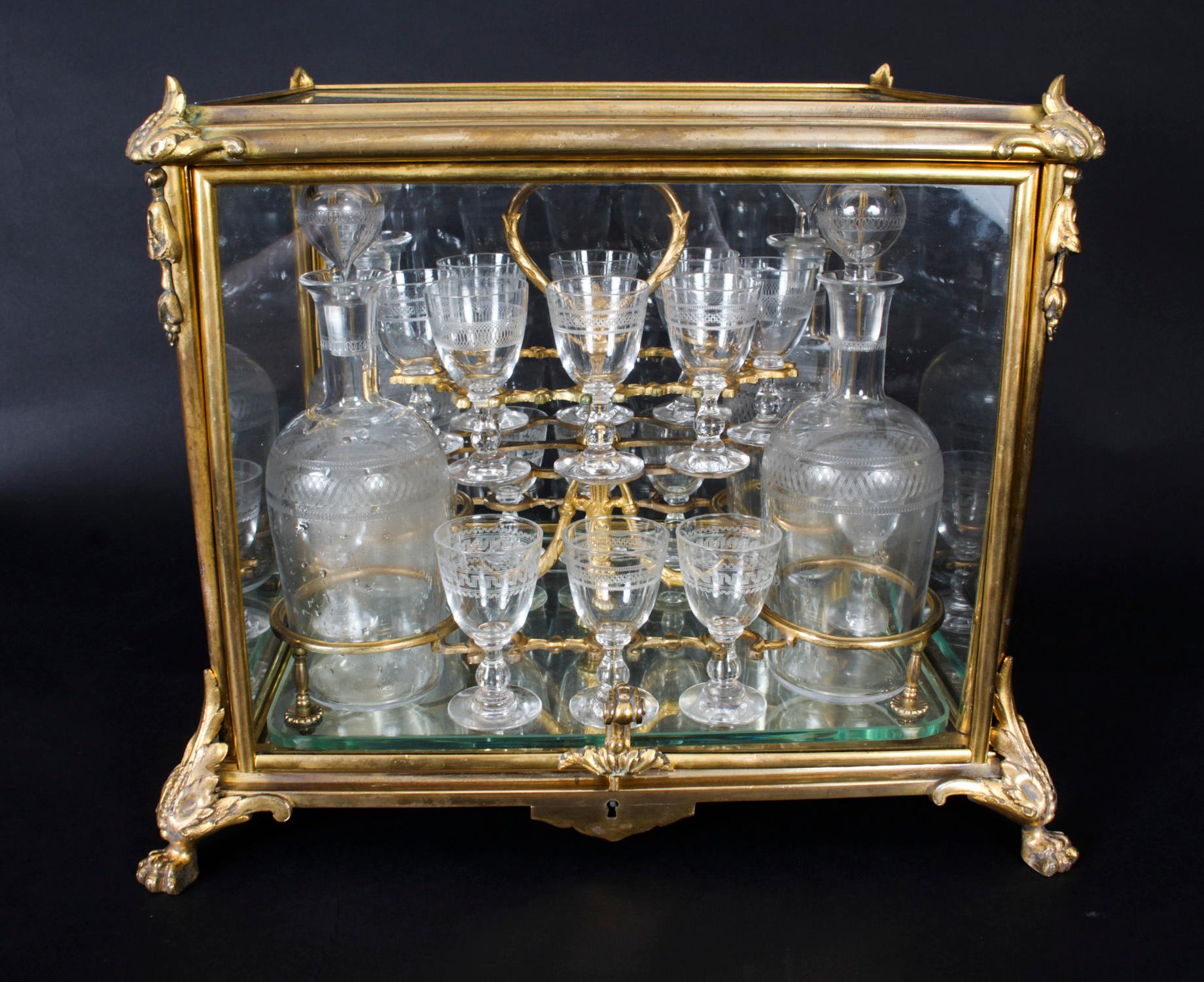 Antique French Bacarrat Ormolu con Grotta di Tantalo in vetro per liquori XIX secolo in vendita 4