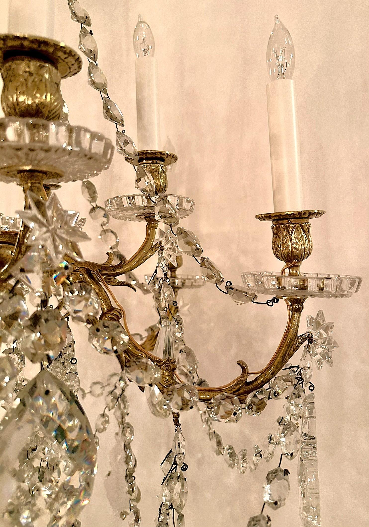 Bronze Lustre ancien en cristal de Baccarat et bronze doré à 12 lumières, circa 1895. en vente