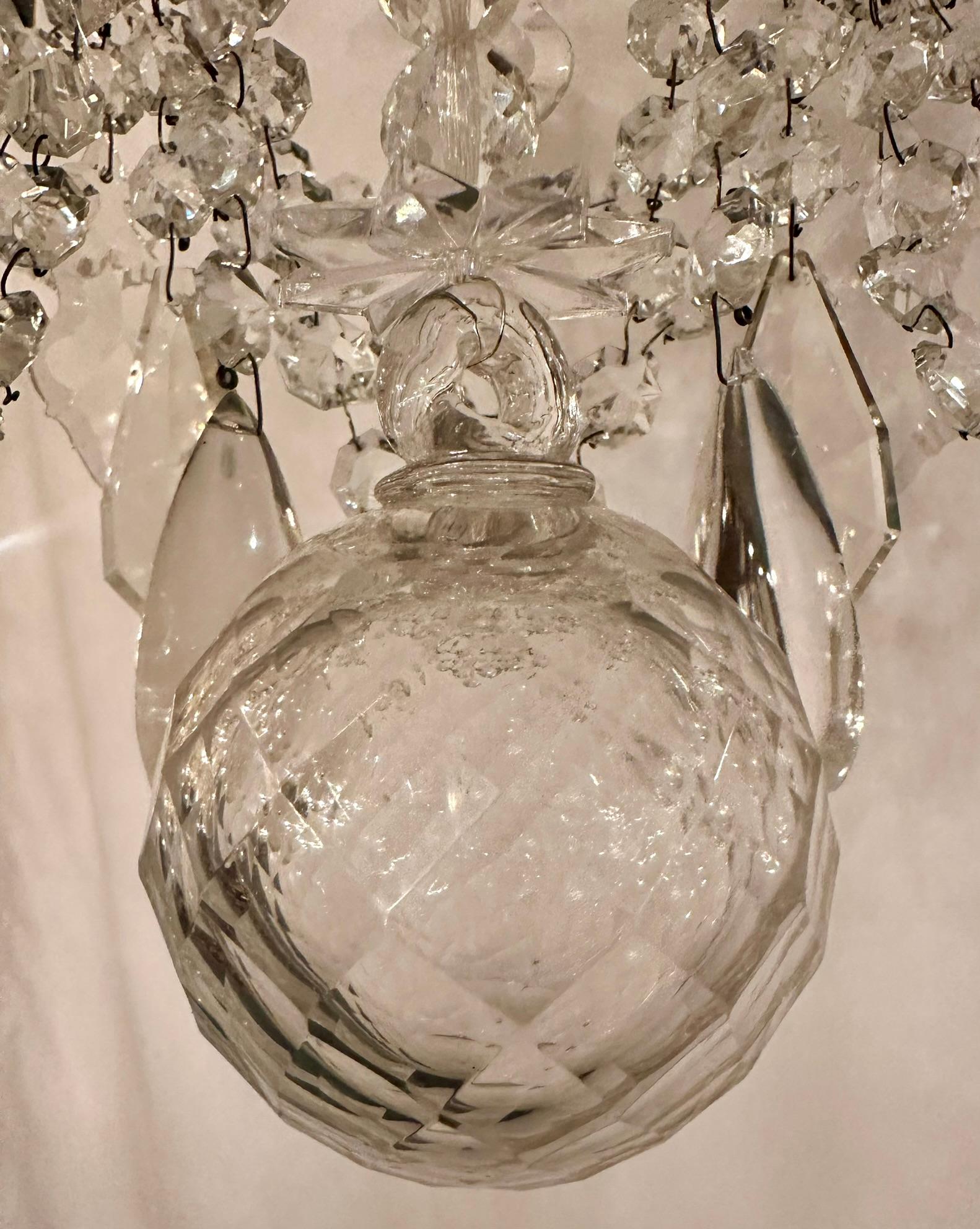 Lustre ancien en cristal de Baccarat et bronze doré à 12 lumières, circa 1895. en vente 2
