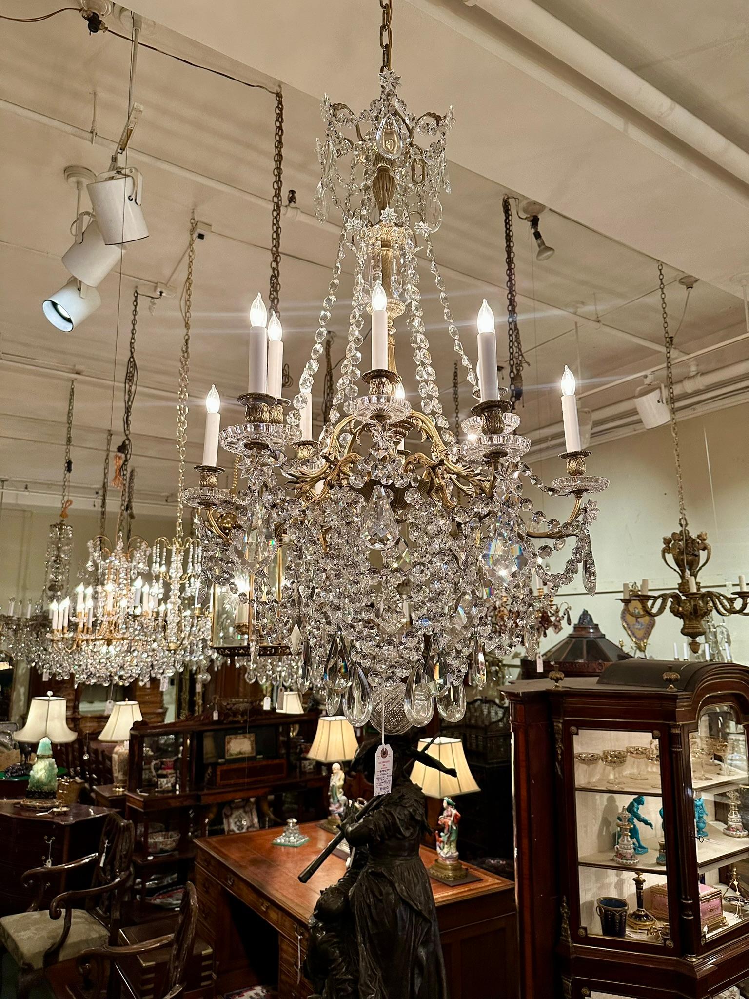 Lustre ancien en cristal de Baccarat et bronze doré à 12 lumières, circa 1895. en vente 3