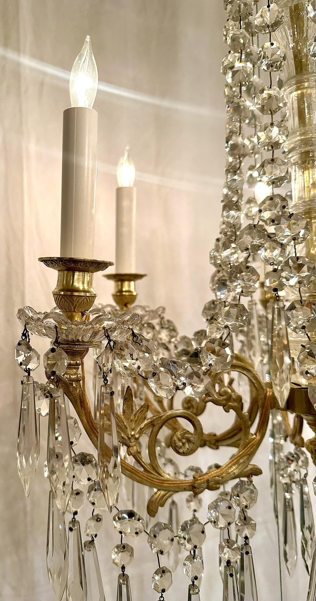 Bronzo Antico lampadario francese in cristallo e bronzo dorato Baccarat, CIRCA 1890. in vendita