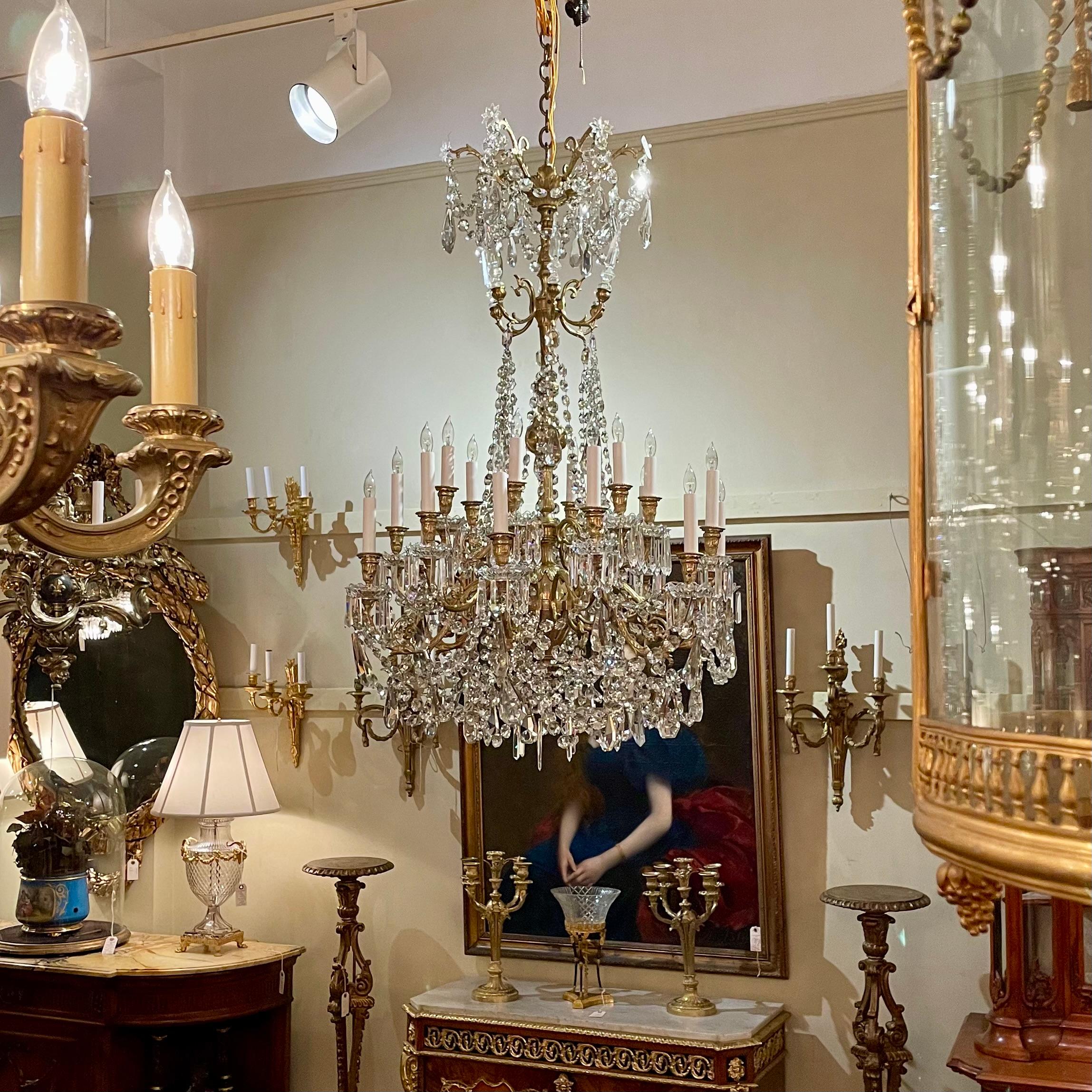 Antique French Baccarat Crystal and Ormolu Chandelier, CIRCA 1880-1890. in vendita 4