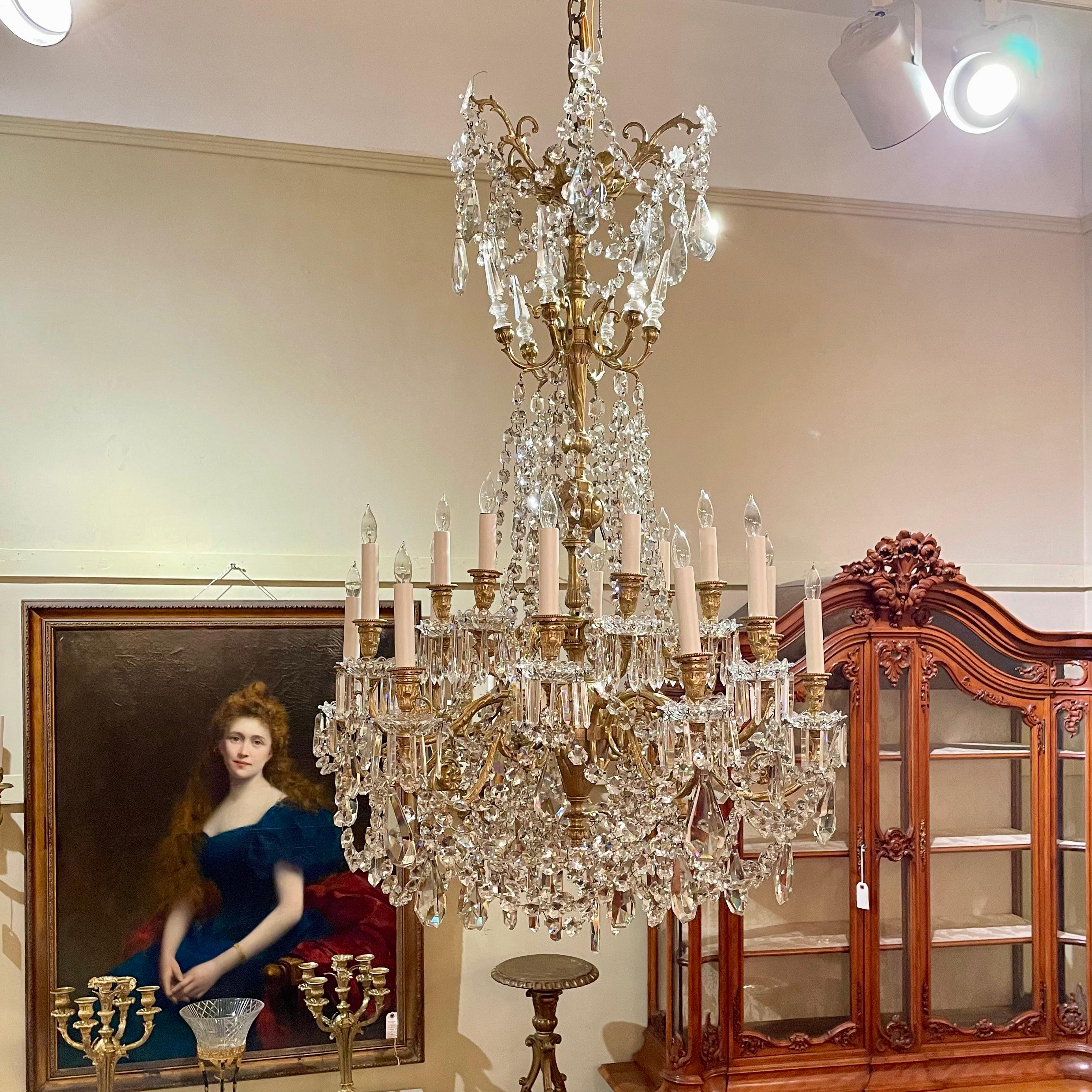 Antique French Baccarat Crystal and Ormolu Chandelier, CIRCA 1880-1890. in vendita 5