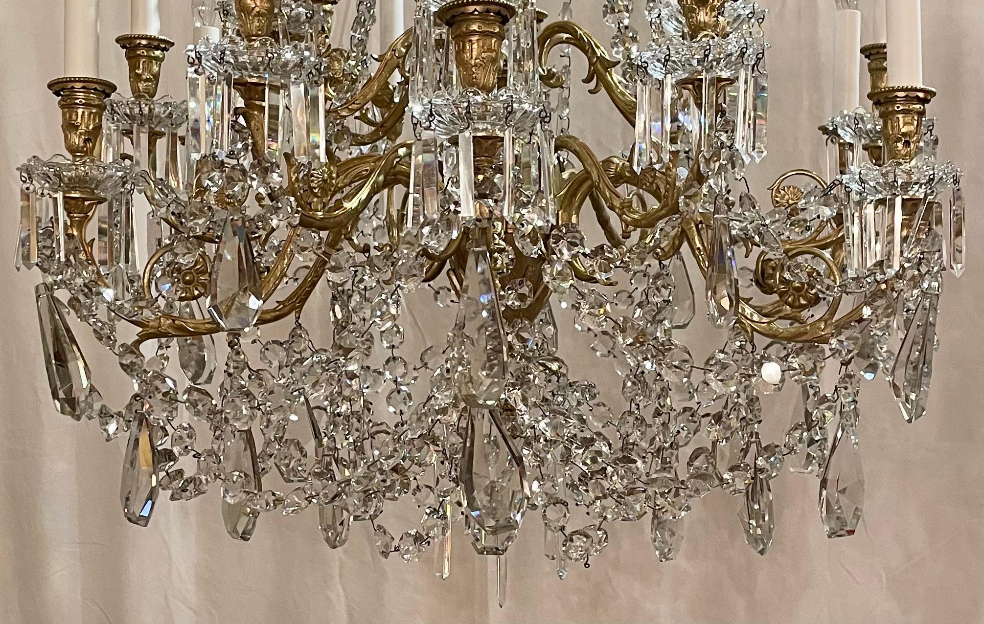 Antique French Baccarat Crystal and Ormolu Chandelier, CIRCA 1880-1890. In condizioni buone in vendita a New Orleans, LA