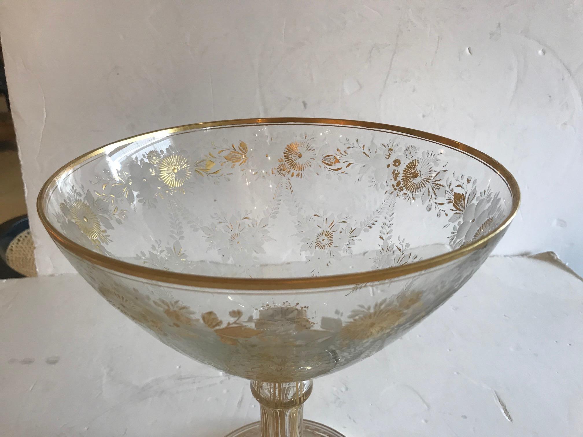 Antique French Baccarat Etched Glass Centerpiece Vessel In Good Condition In Hopewell, NJ